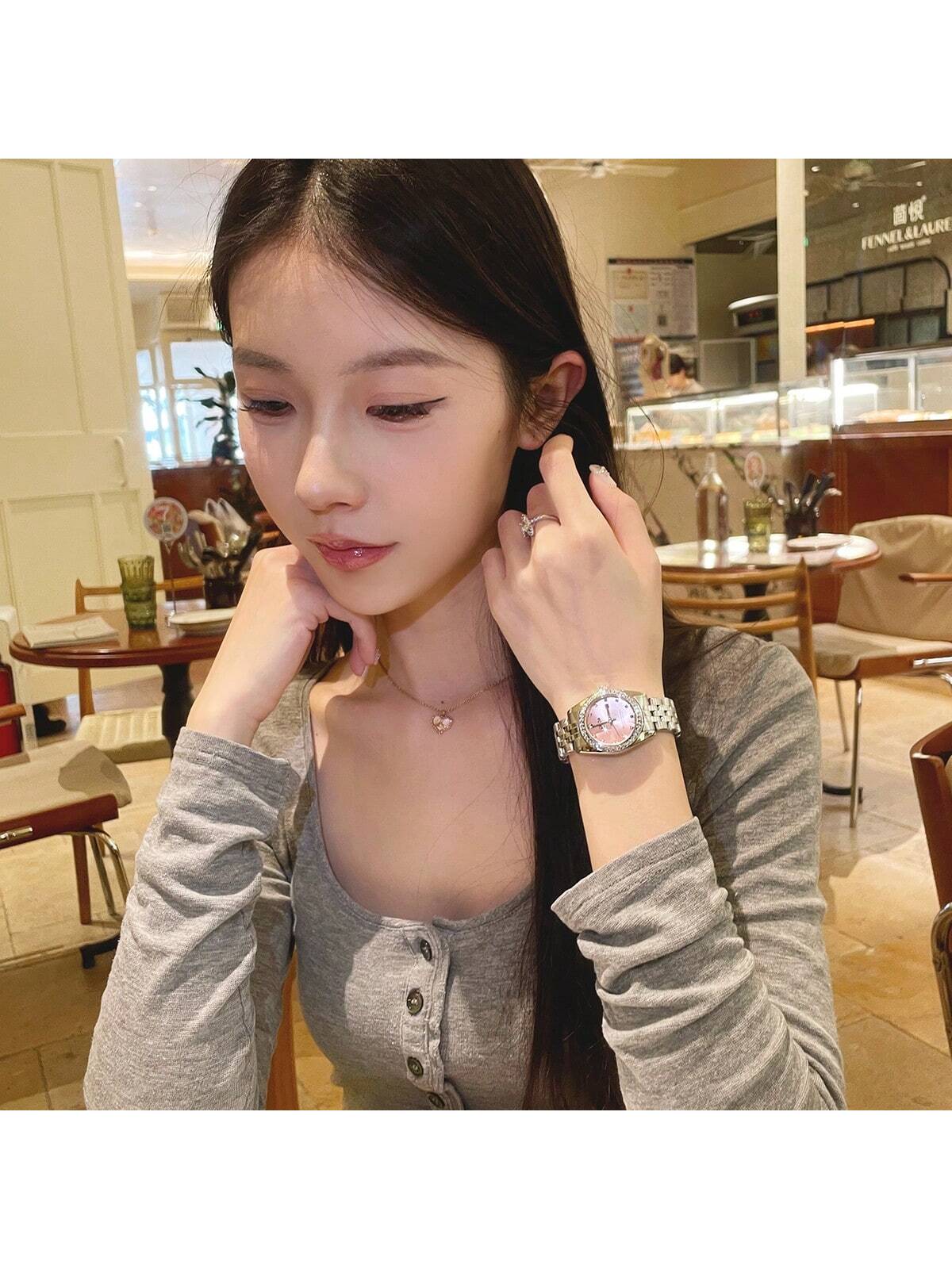 Women's Luxury Waterproof Quartz Watch with Calendar