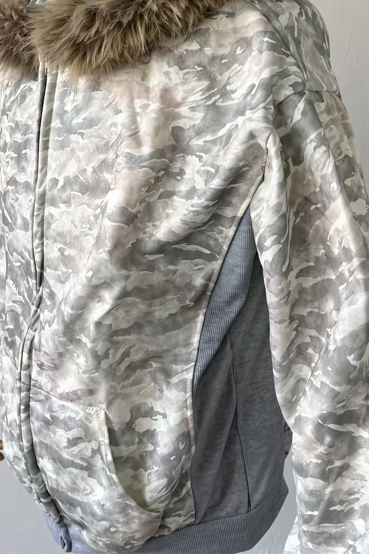 Camo Faux Fur Trim Fitted Zip Hoodie
