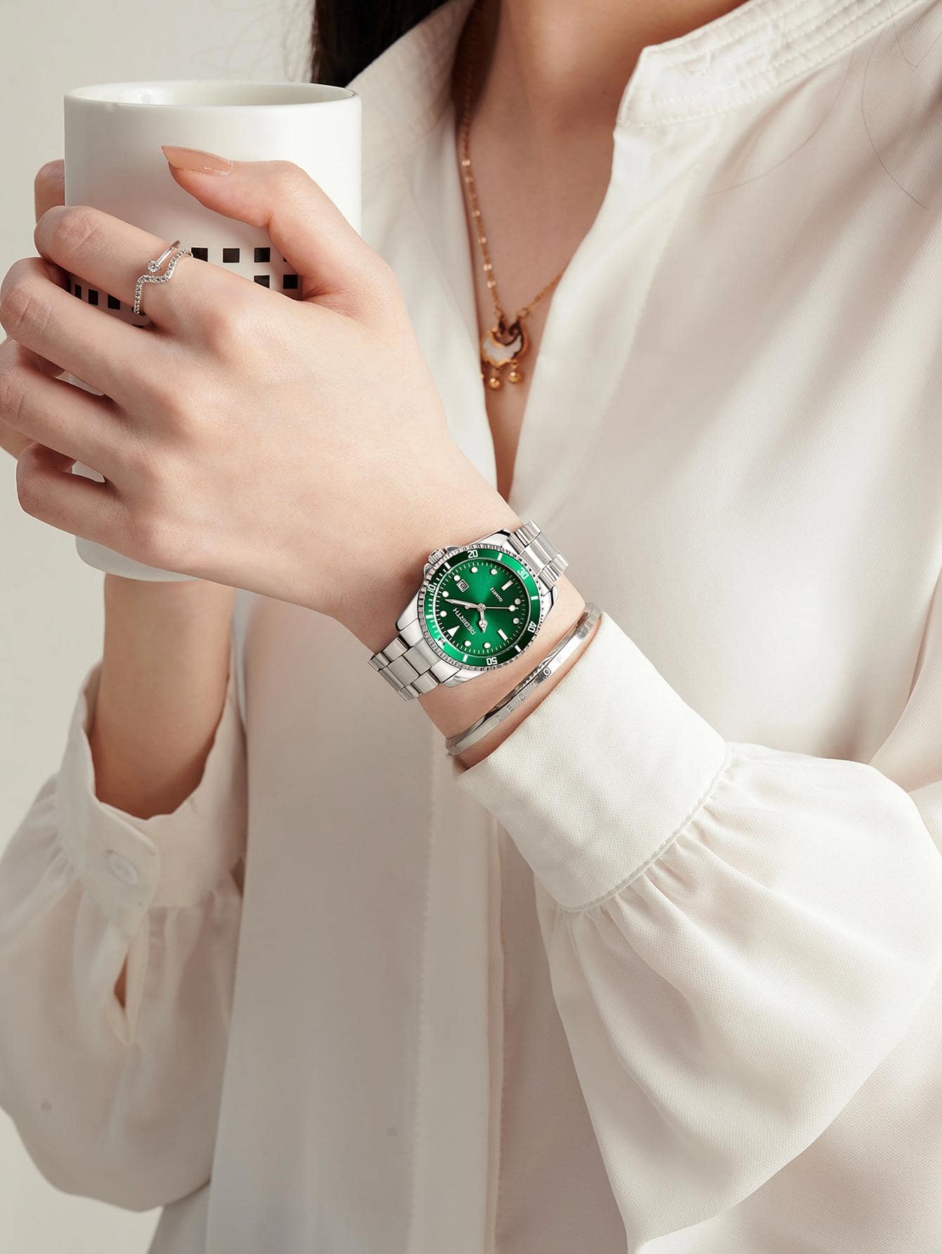 Rhinestone Round Dial Quartz Watch