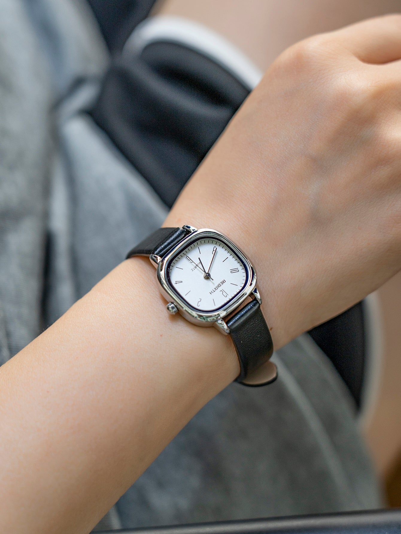 REBIRTH Women's Minimalist Casual Leather Strap Watch
