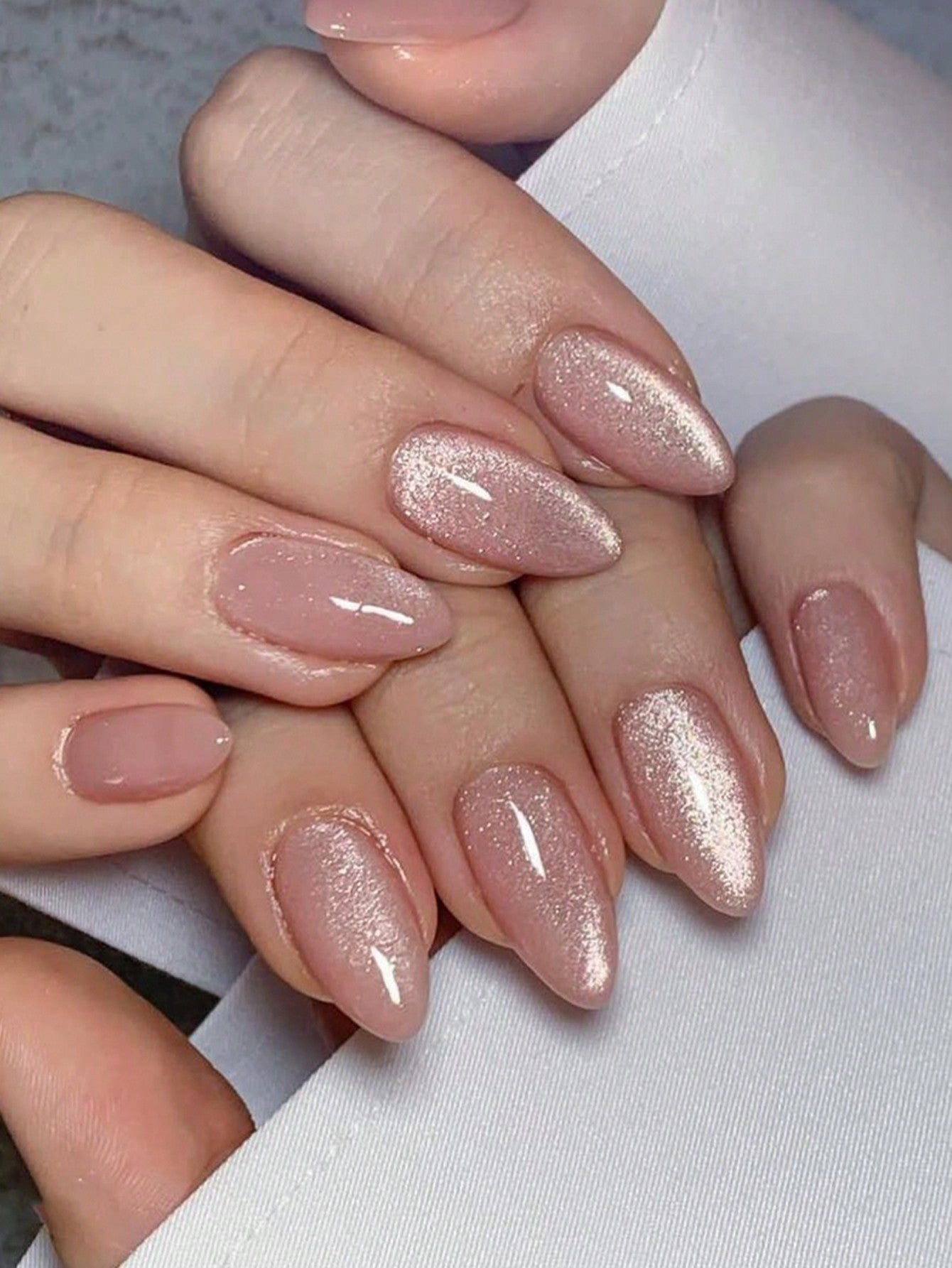 24pcs Medium Nude Cat Eye Shimmer Press-On Nails