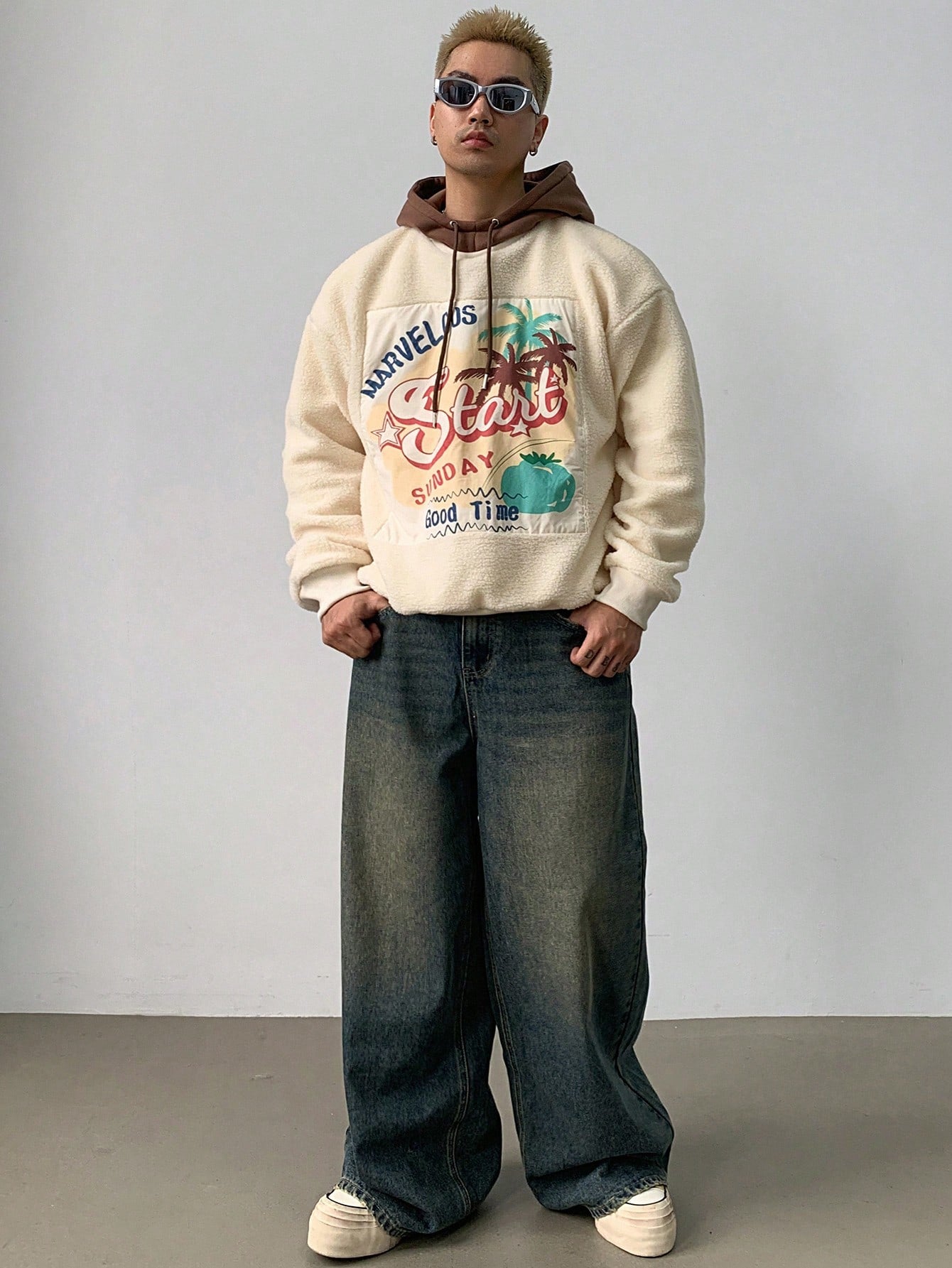 Men Patch Printed Fleece Hoodie