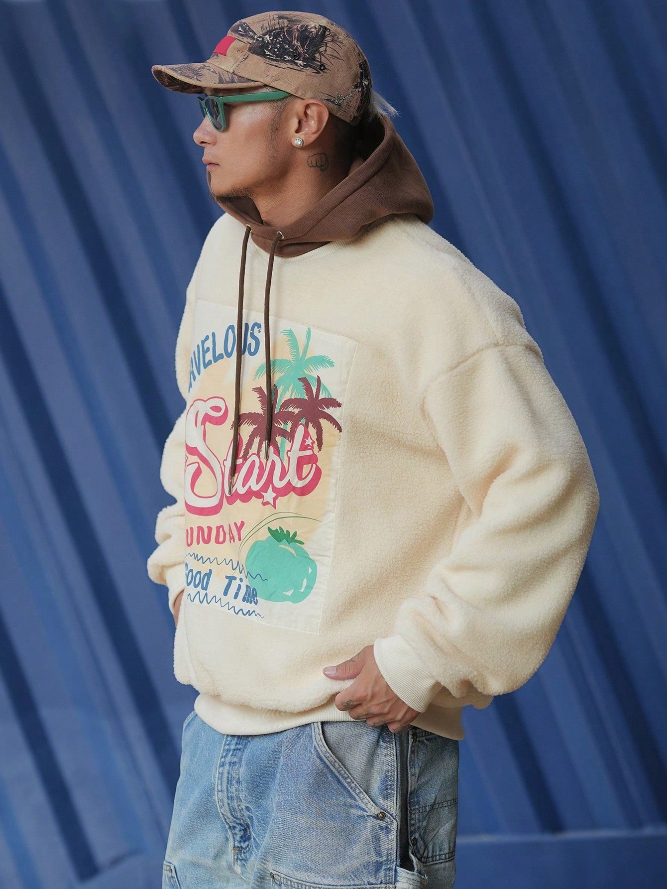 Men Patch Printed Fleece Hoodie