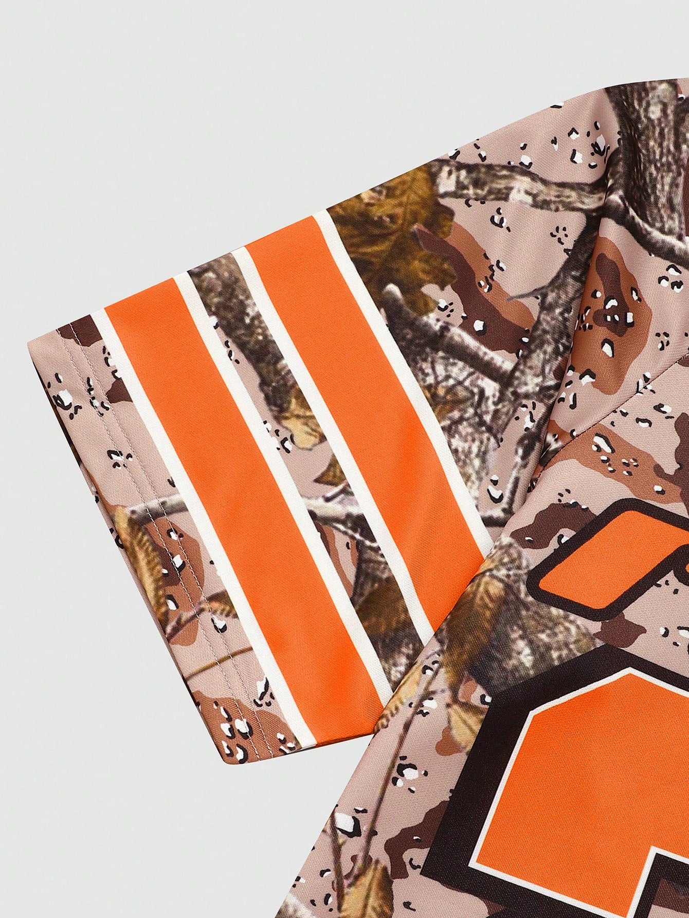 Streetrush Men's Avant-Garde Animal Print Half Sleeve V-Neck Jersey