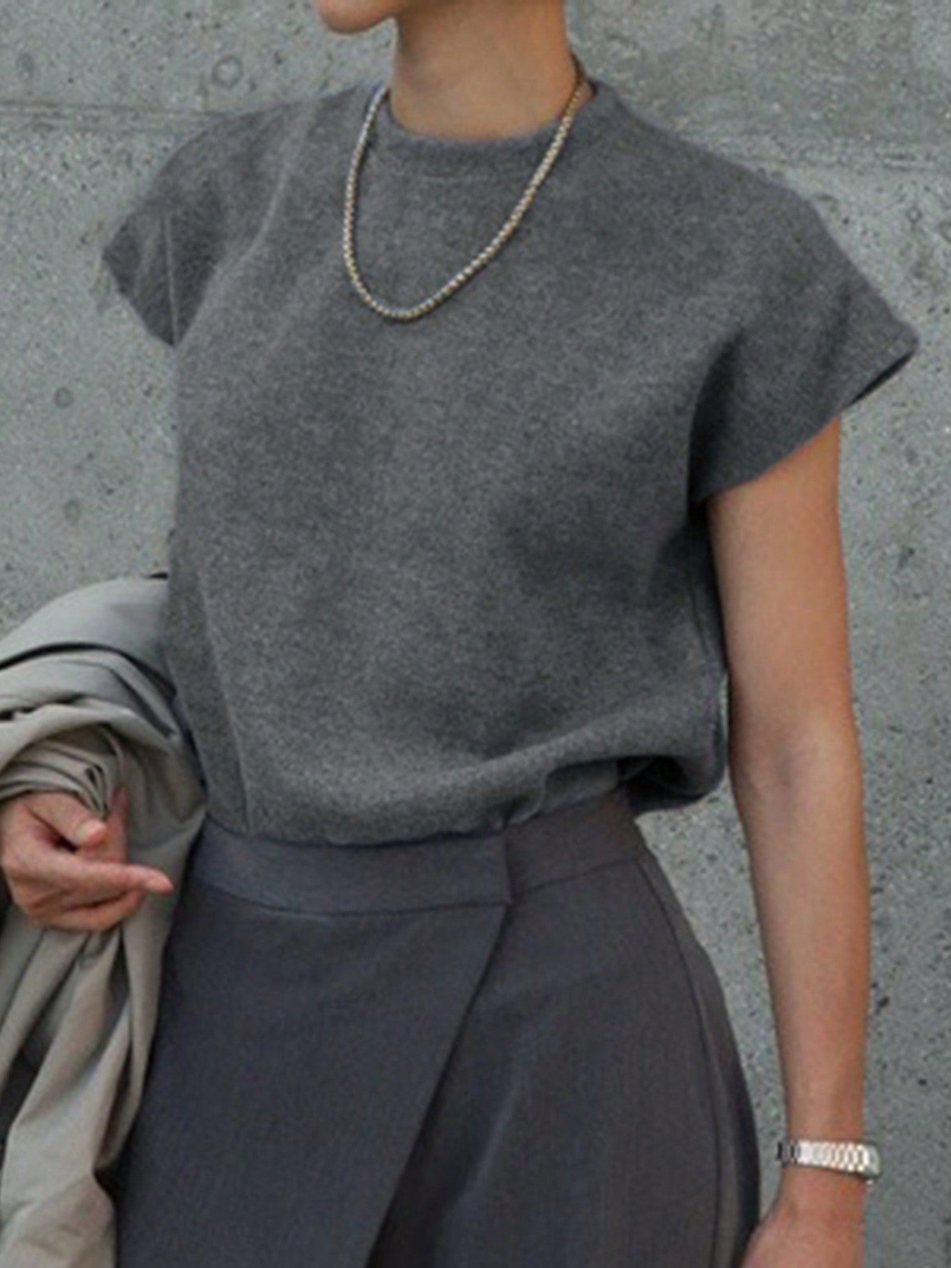 Women's Simple Round Neck Loose Fit T-Shirt