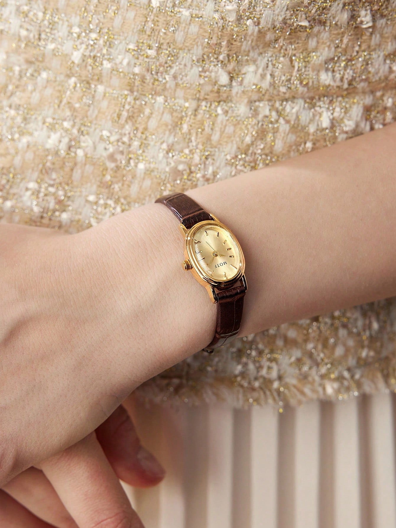 MOTF Premium Women's Golden Oval Dial Patterned Watch