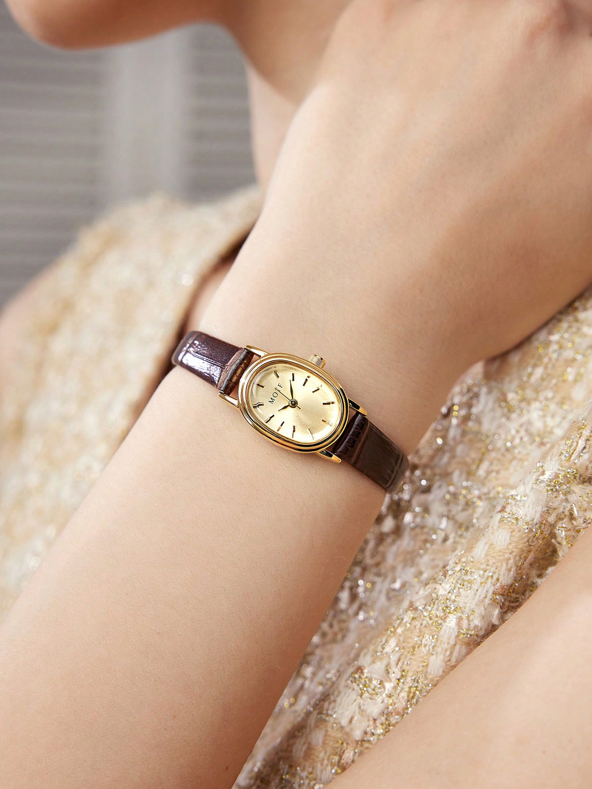 MOTF Premium Women's Golden Oval Dial Patterned Watch