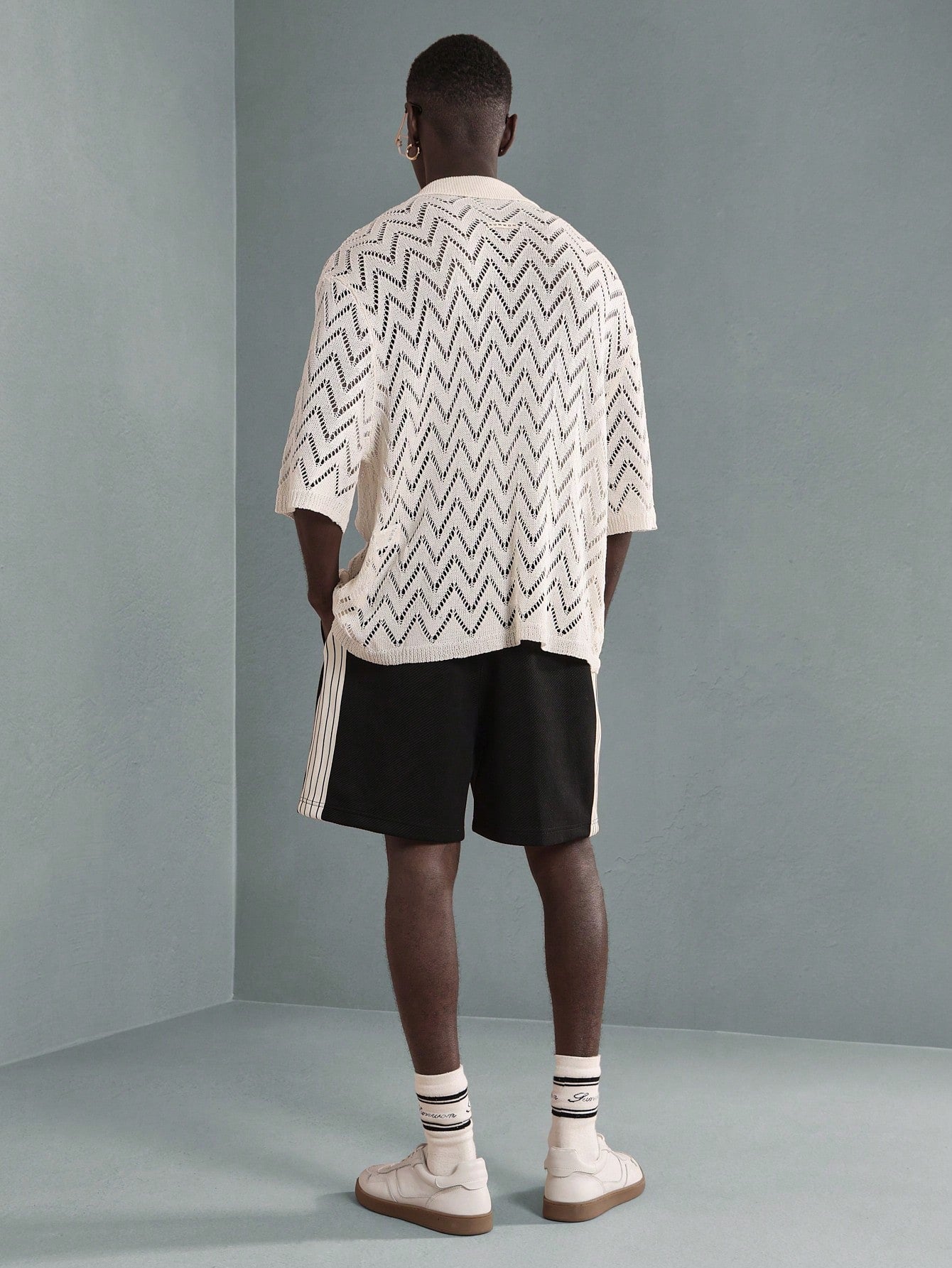 Men’s Luxury Chevron Crochet Knit Polo Resort Shirt