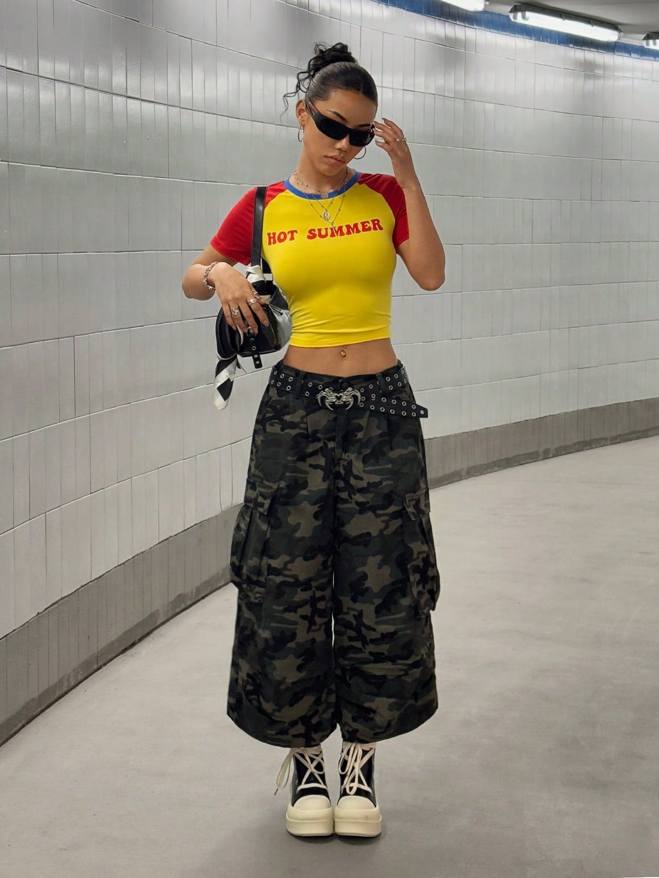 StreetHx Retro Blokecore Fitted Crop Top Tee