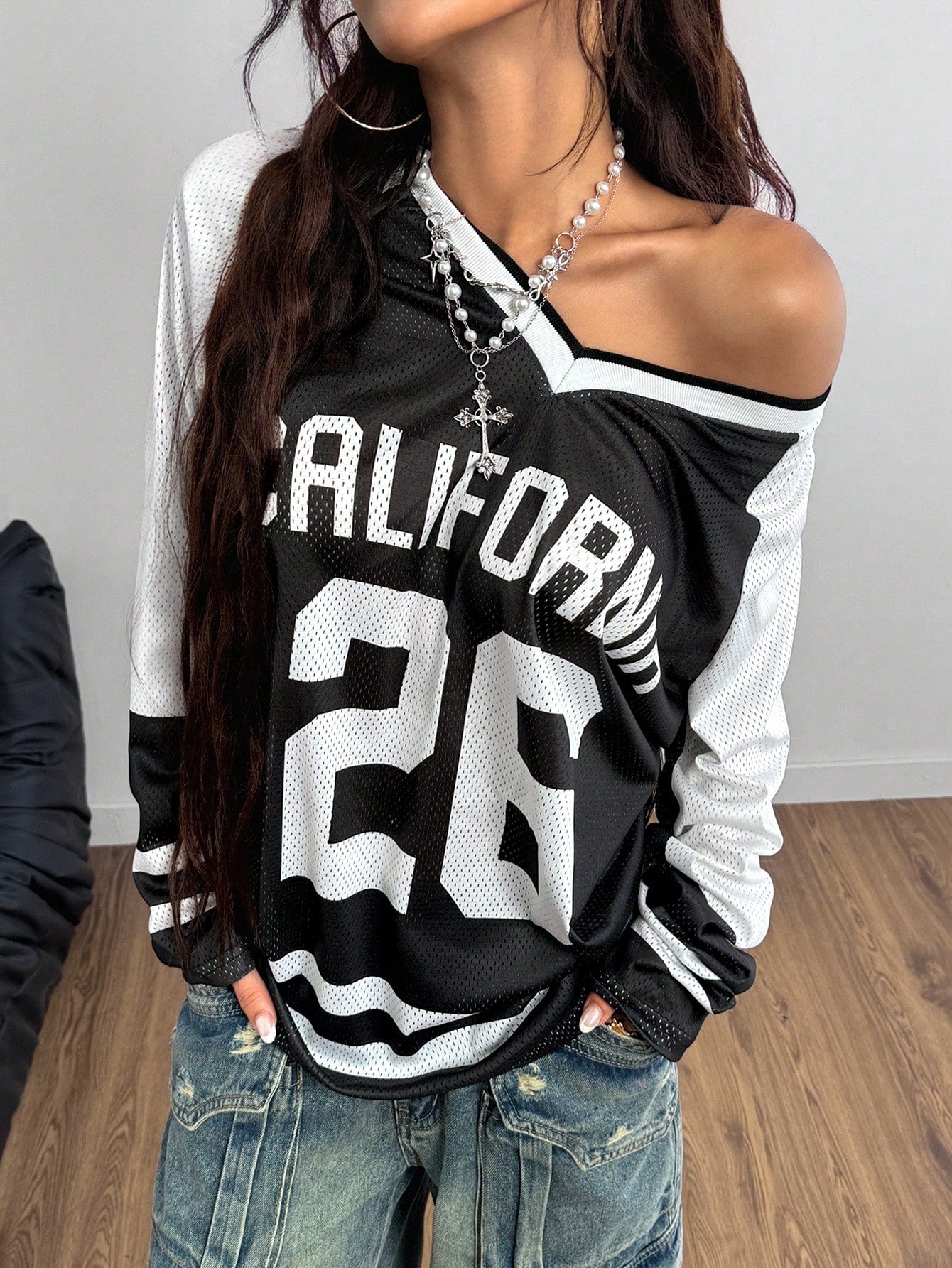 Women's Oversized Black Letter Print V-Neck Jersey