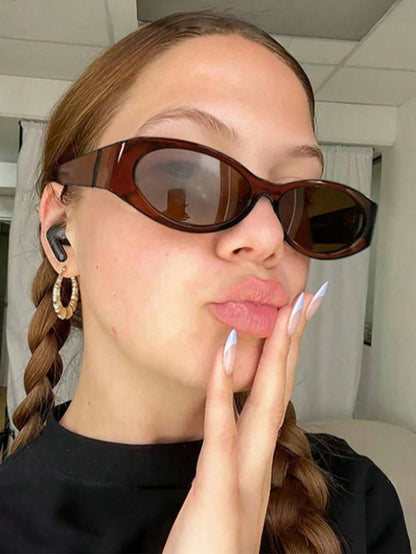 Oval Small Frame Fashion Sunglasses for Women