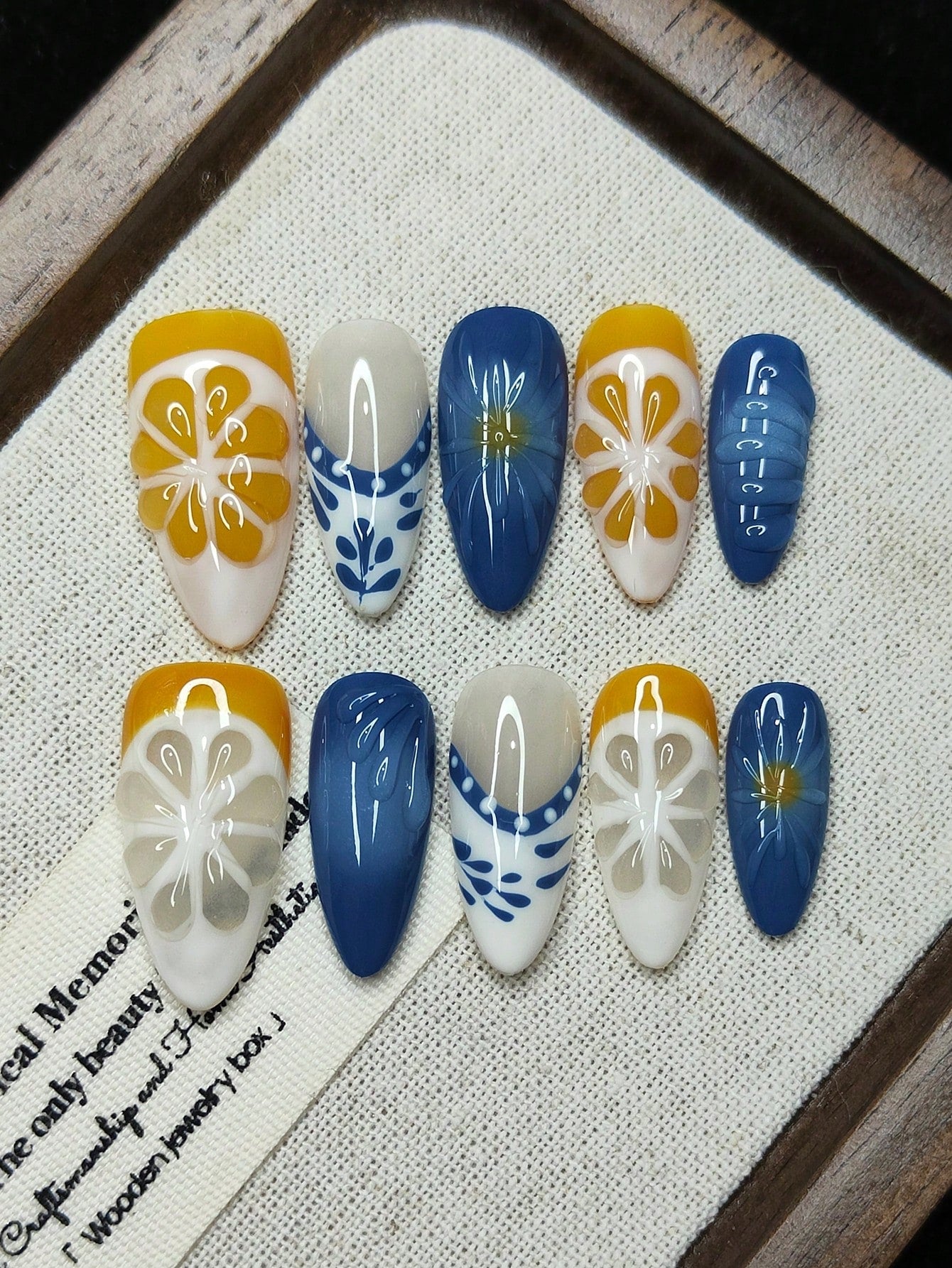 Handmade Floral Cat Eye Press-On Nails