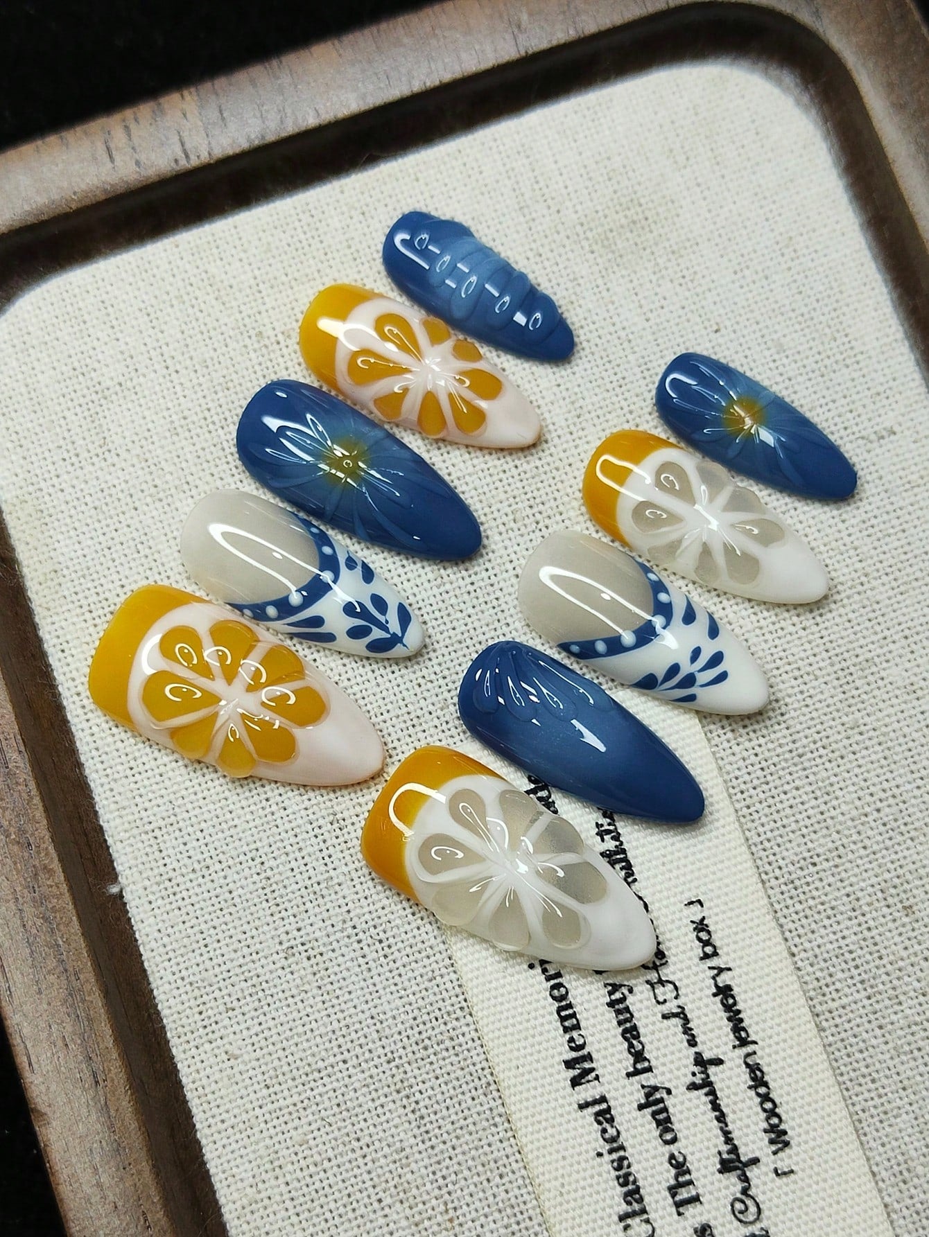 Handmade Floral Cat Eye Press-On Nails