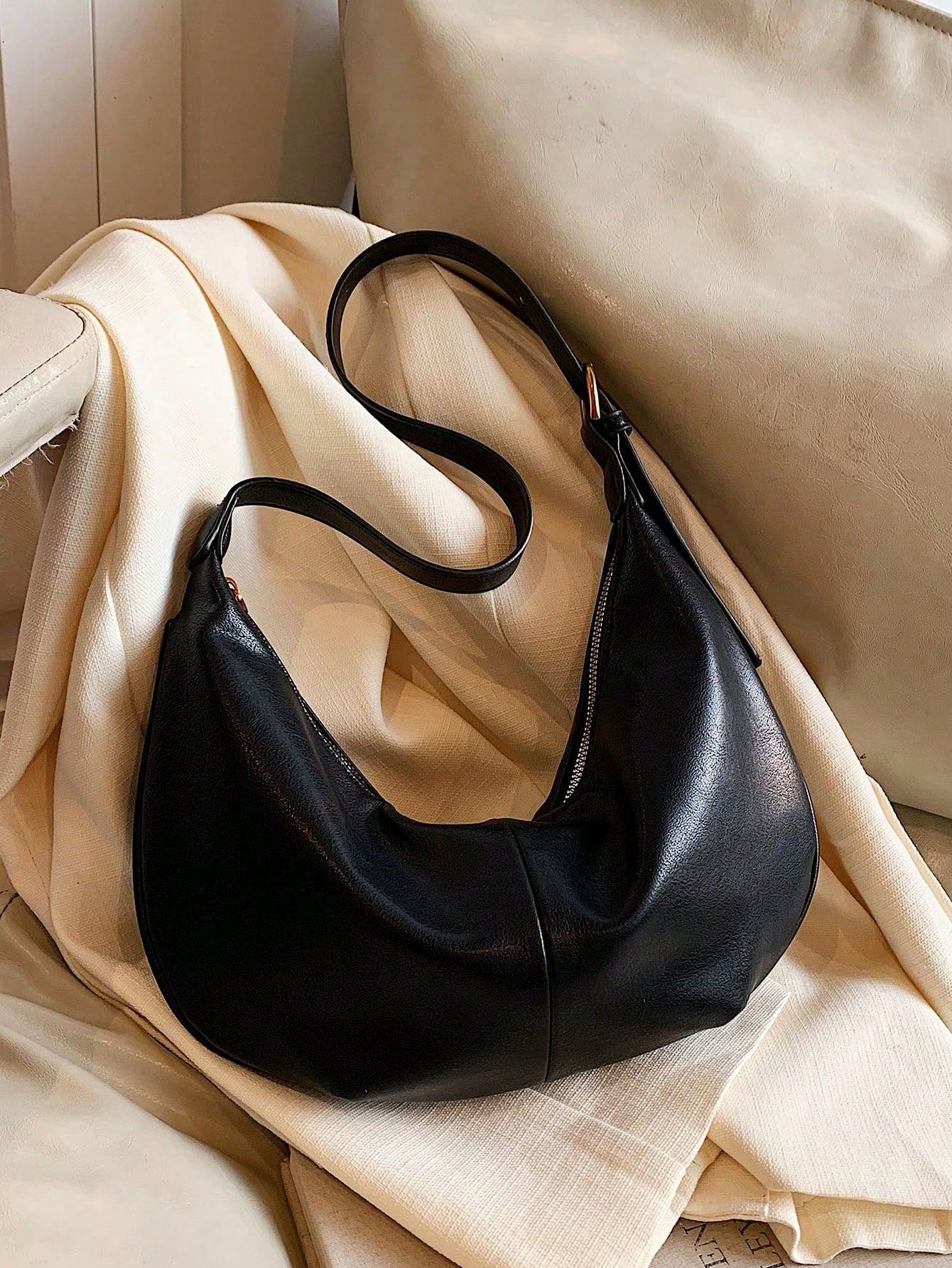 Large Capacity Crescent PU Leather Shoulder Handbag
