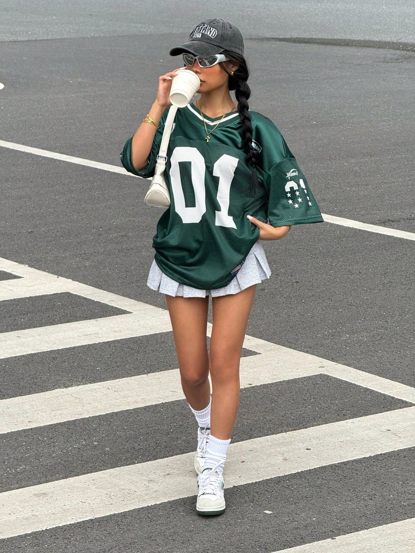 Muchica Sports Color-Block Loose V-Neck Short Sleeve Knitted Mesh Jersey