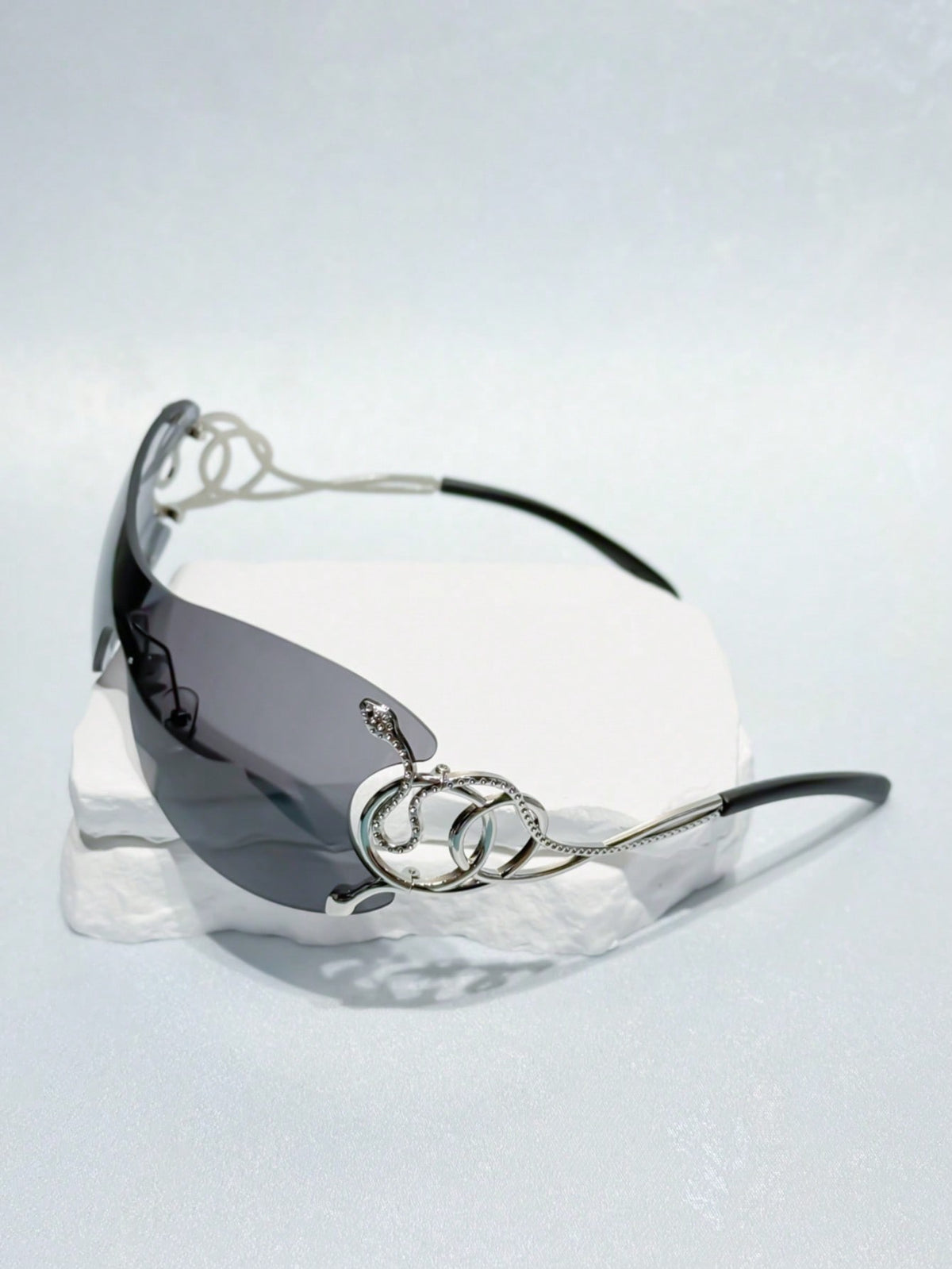 Y2K Seamless Fashion Glasses Silver Snake Decor