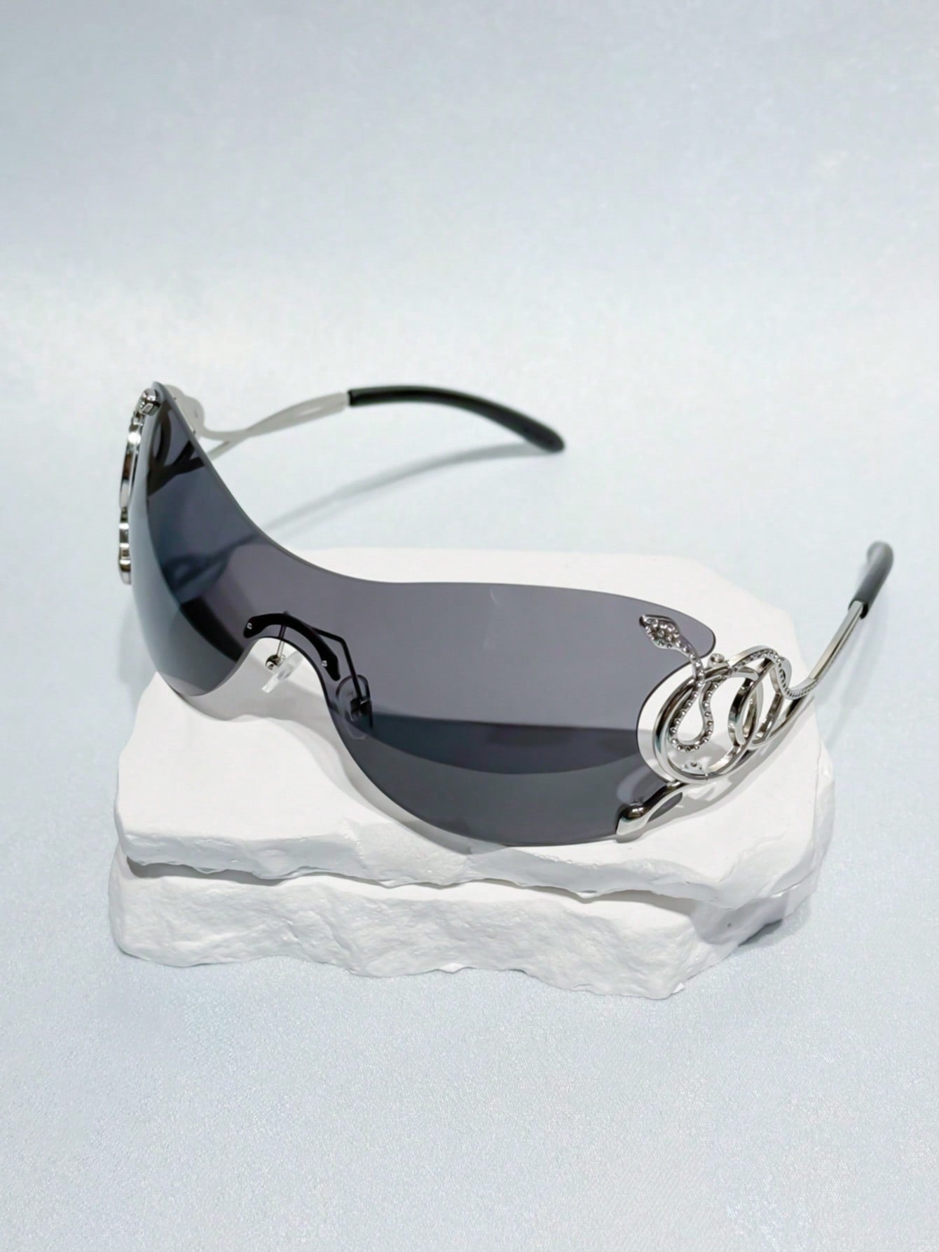 Y2K Seamless Fashion Glasses Silver Snake Decor