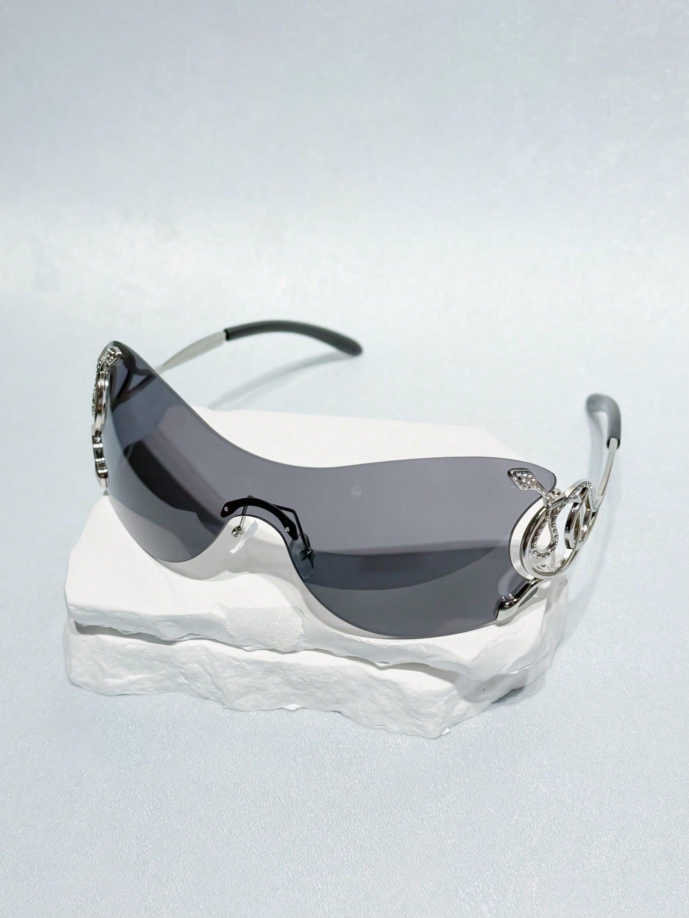 Y2K Seamless Fashion Glasses Silver Snake Decor