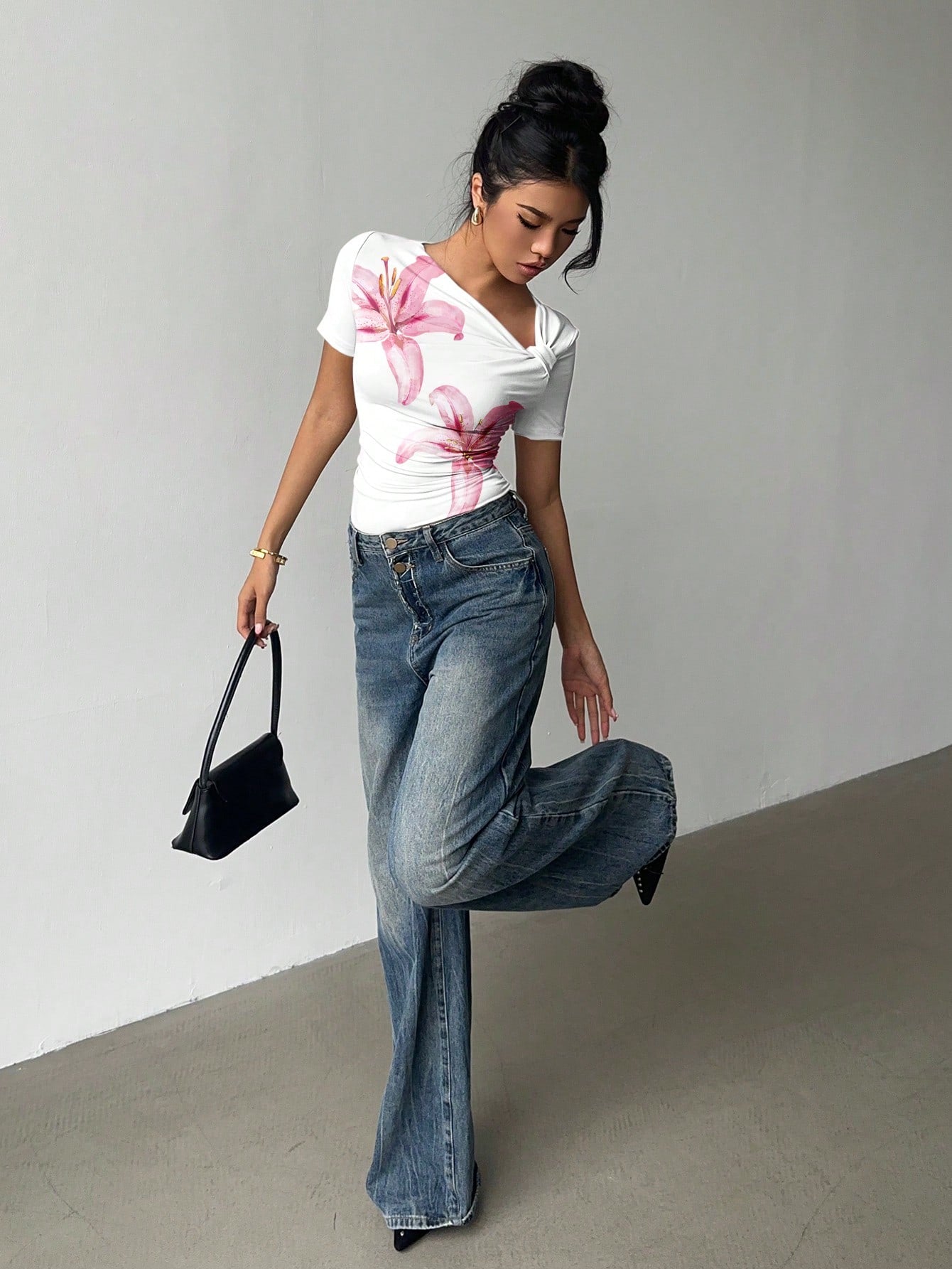 Gaze Ruched Asymmetric Floral Short Sleeve Tee