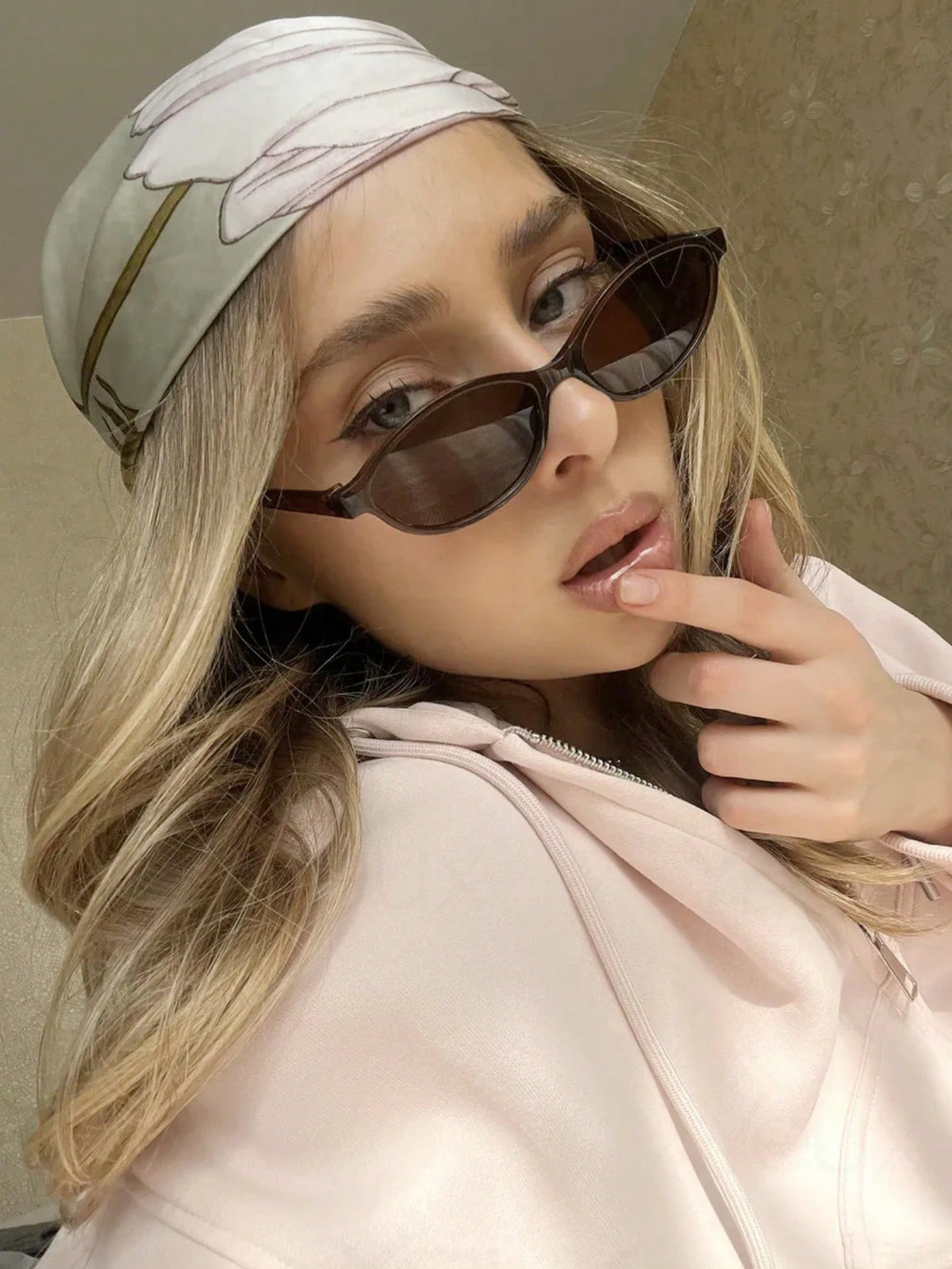Women's Oval Summer Sunglasses Contrast Color Temples