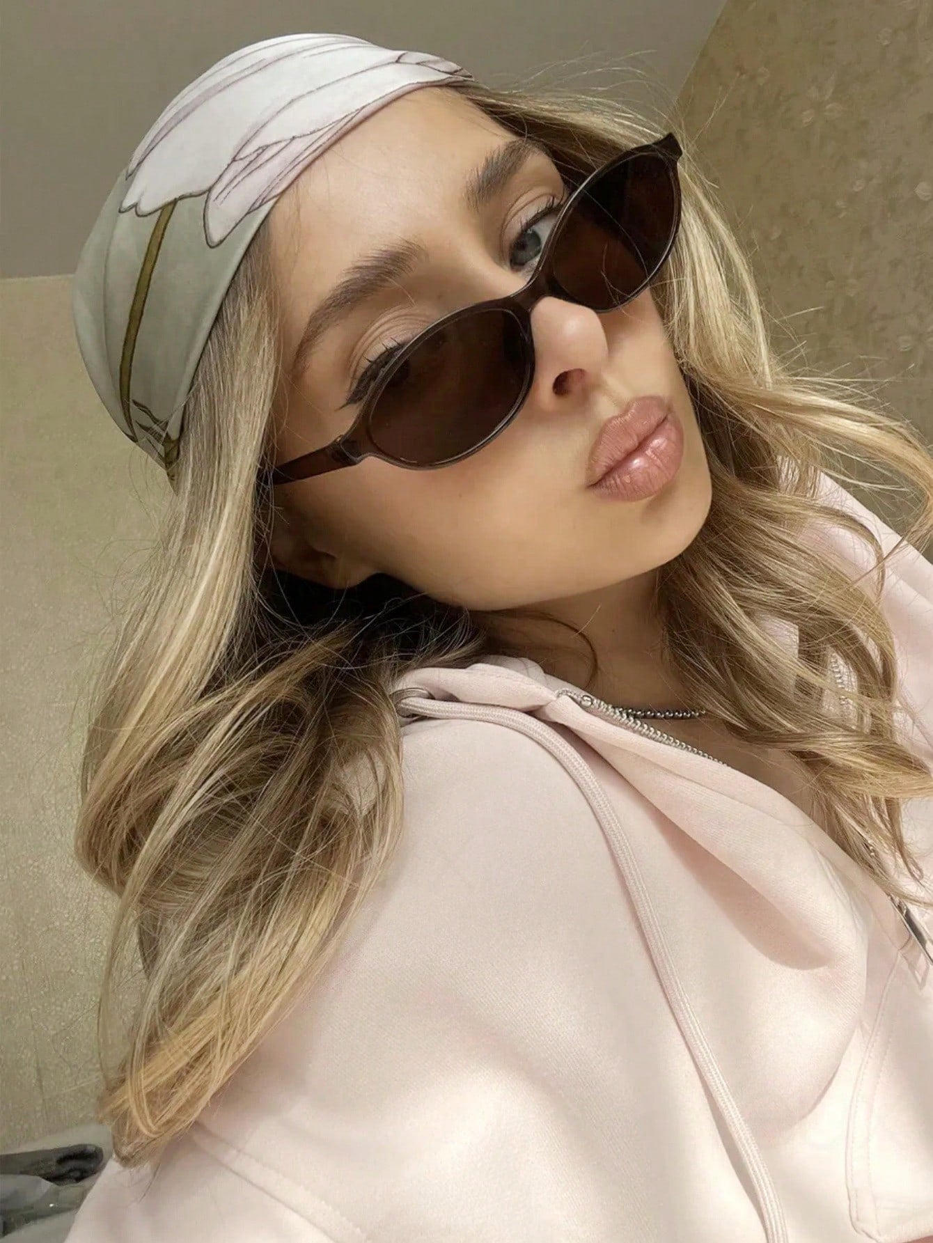 Women's Oval Summer Sunglasses Contrast Color Temples