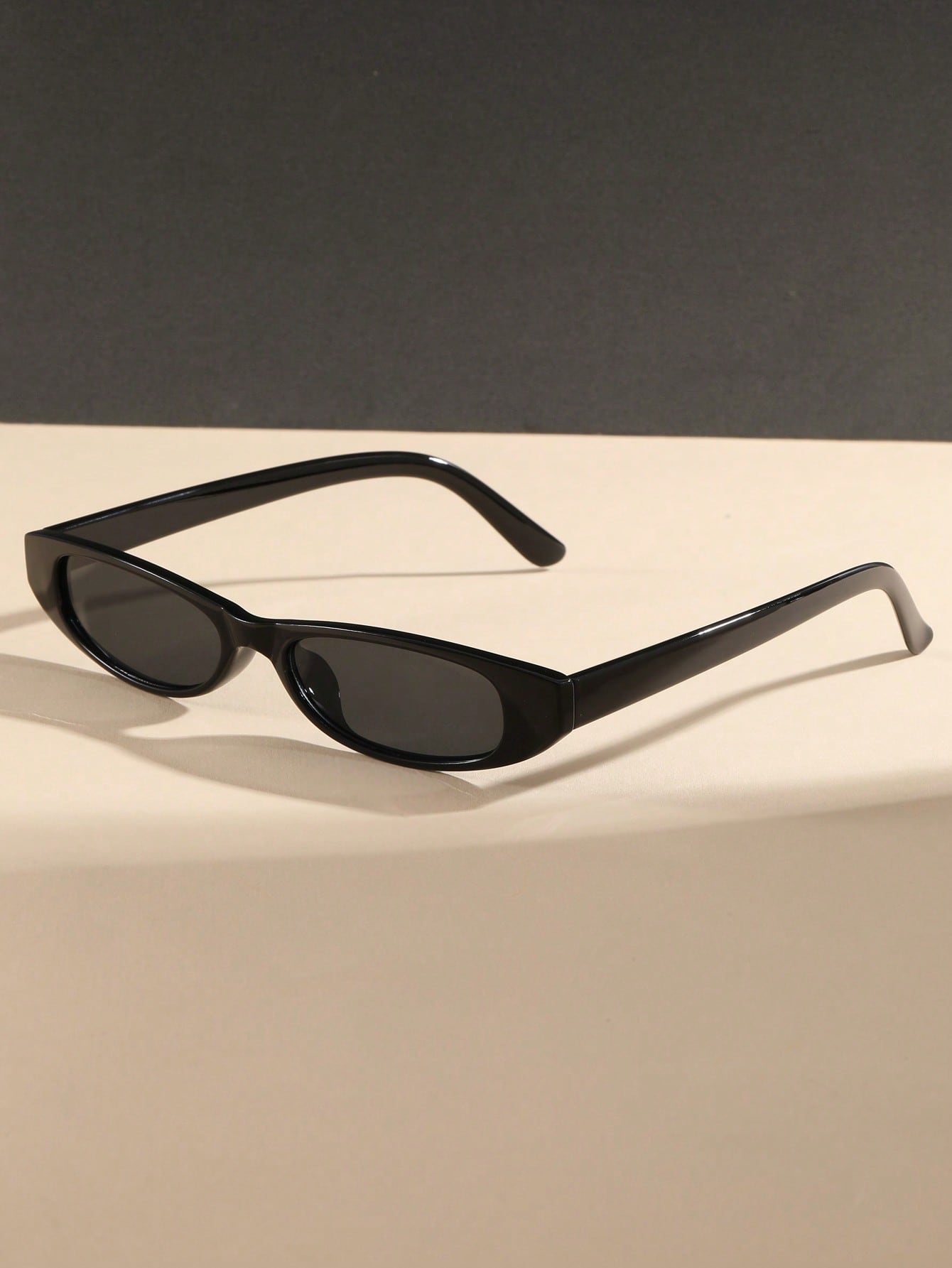 Women’s Slim Cat-Eye Y2K Street Style Fashion Glasses