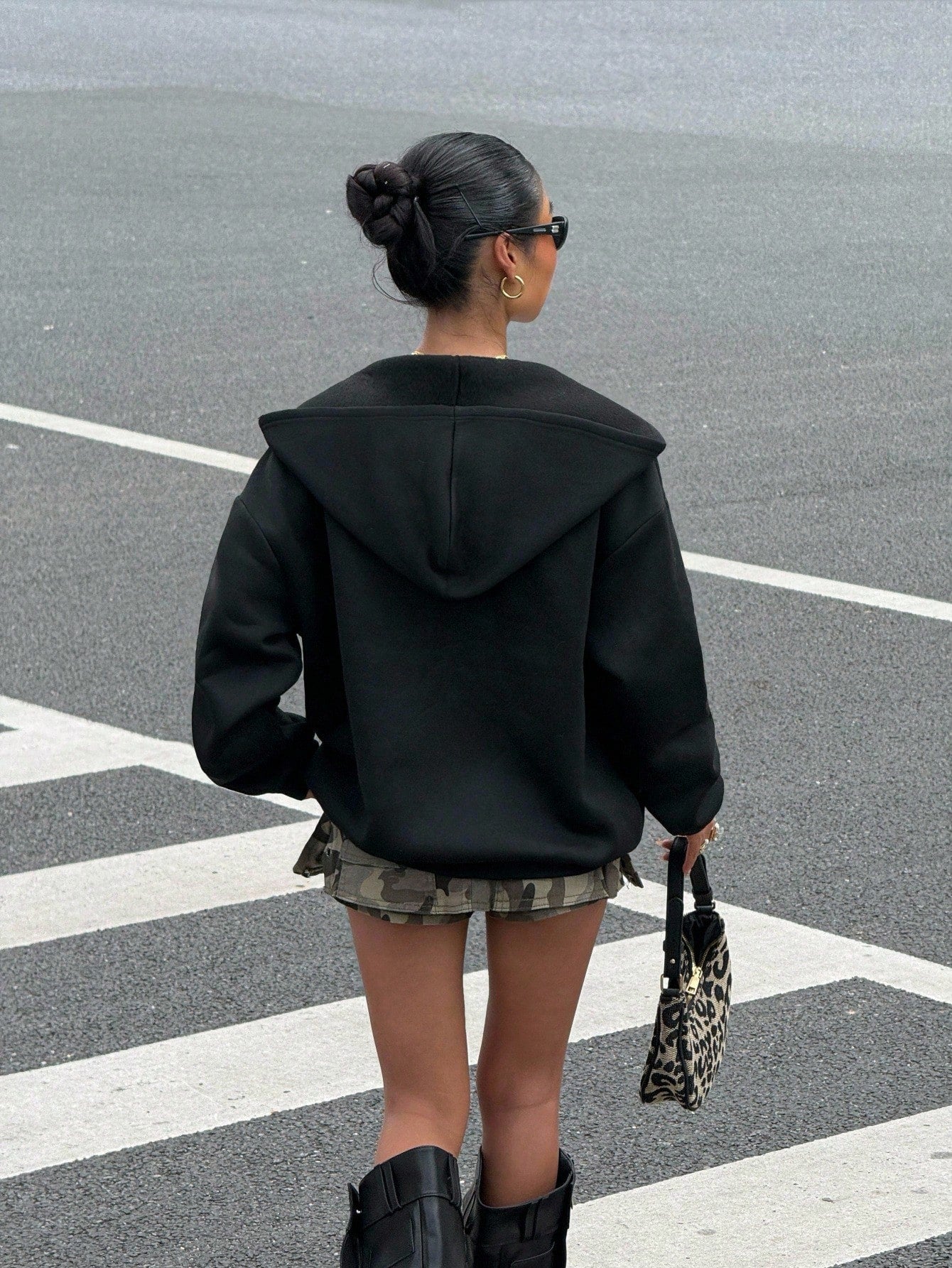 Avant-Garde Grommet Black Hooded Cropped Sweatshirt