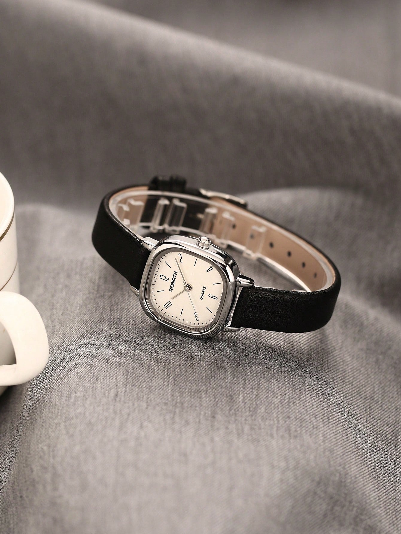 REBIRTH Women's Minimalist Casual Leather Strap Watch