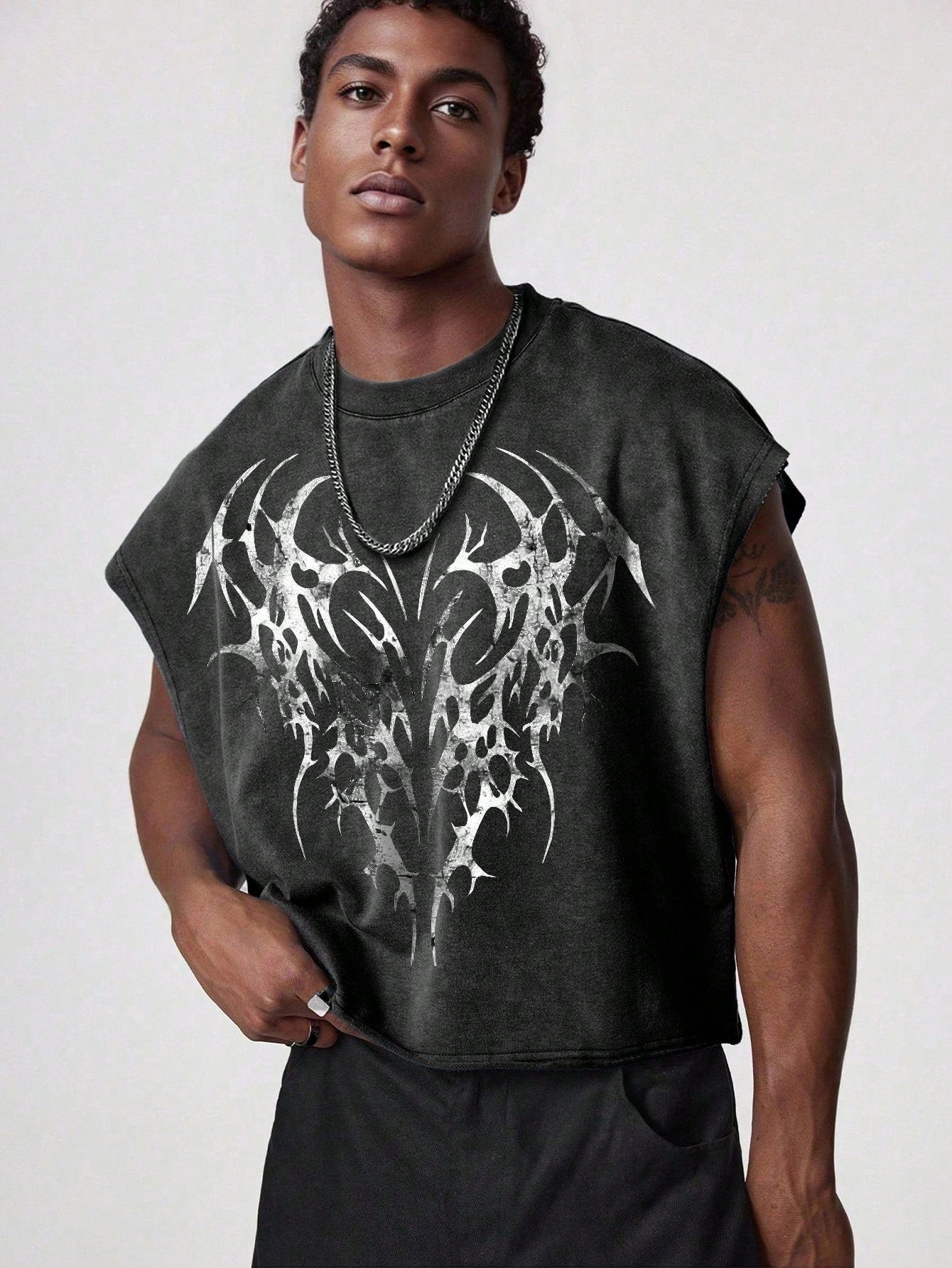 Men Gothic Print Loose Cropped Tank Top
