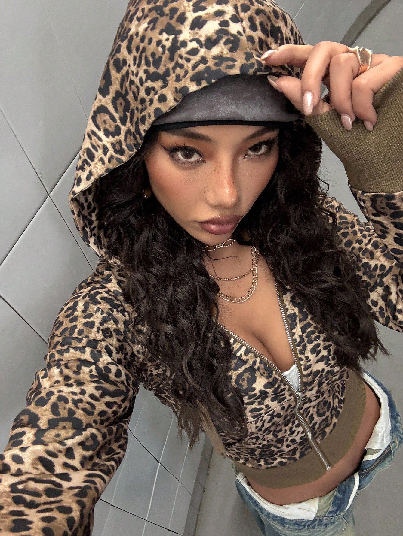 Women's Chic Leopard Print Fitted Zip-Up Short Hoodie