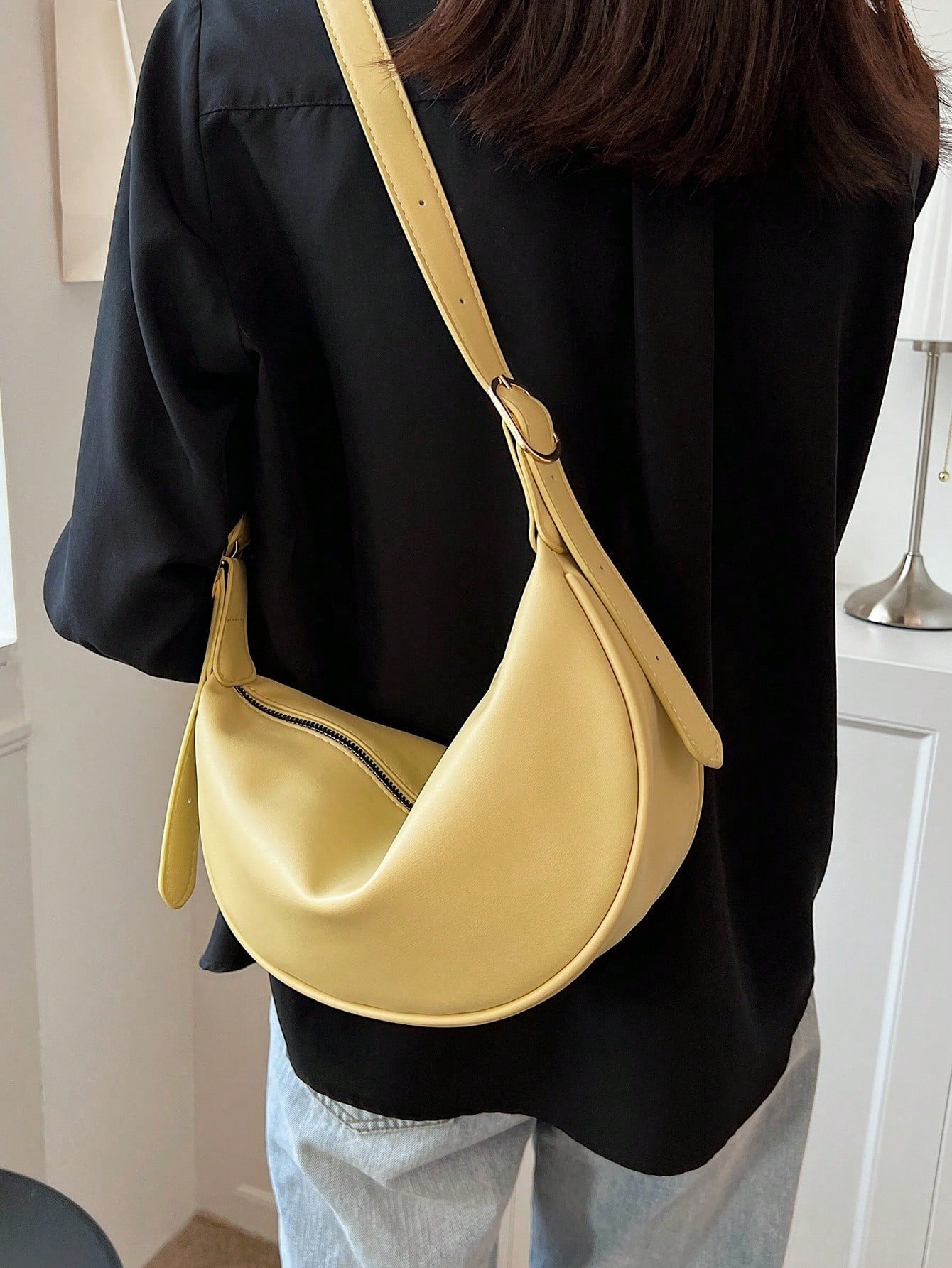 Minimalist Large Capacity Zipper Shoulder Saddle Bag