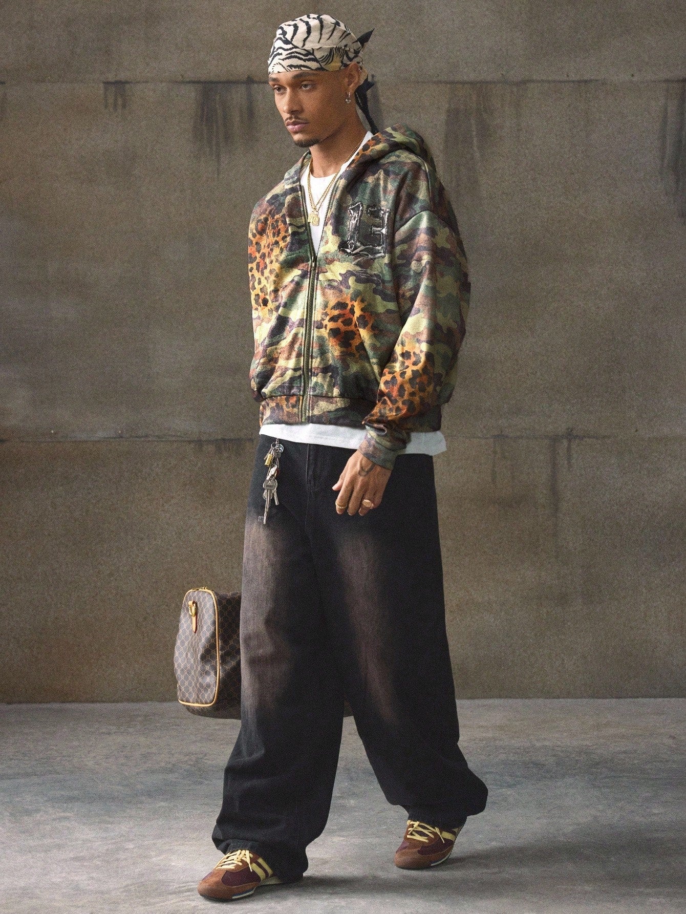 Men's Vintage Distressed Camo Hip Hop Sweatshirt