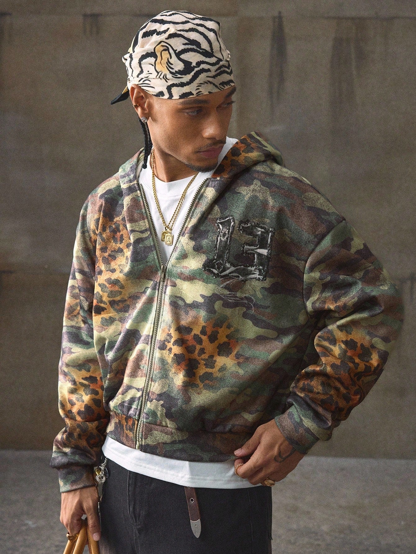 Men's Vintage Distressed Camo Hip Hop Sweatshirt