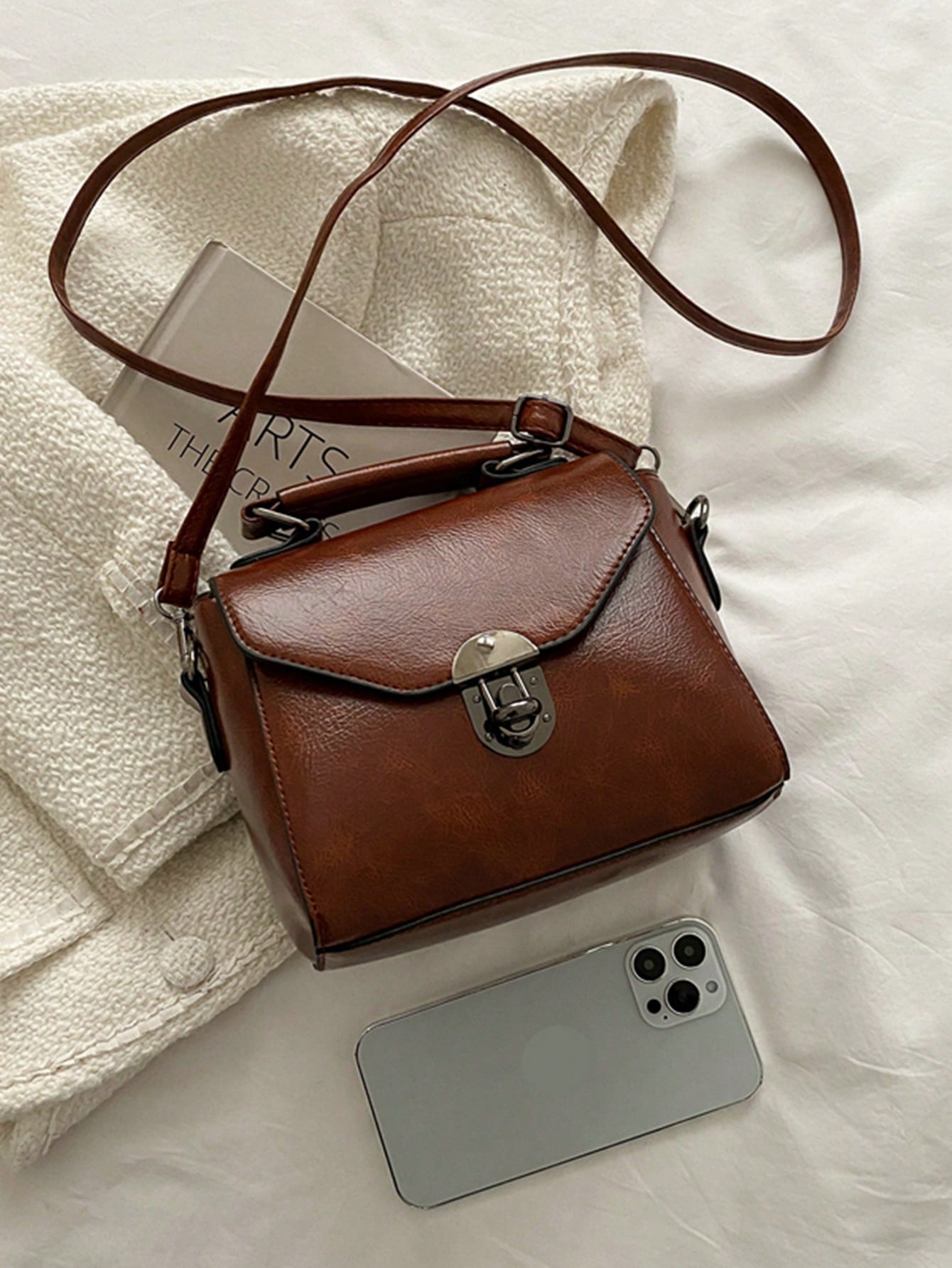 Women's Retro Clasp Mini Handbag Fashionable Daily Bag