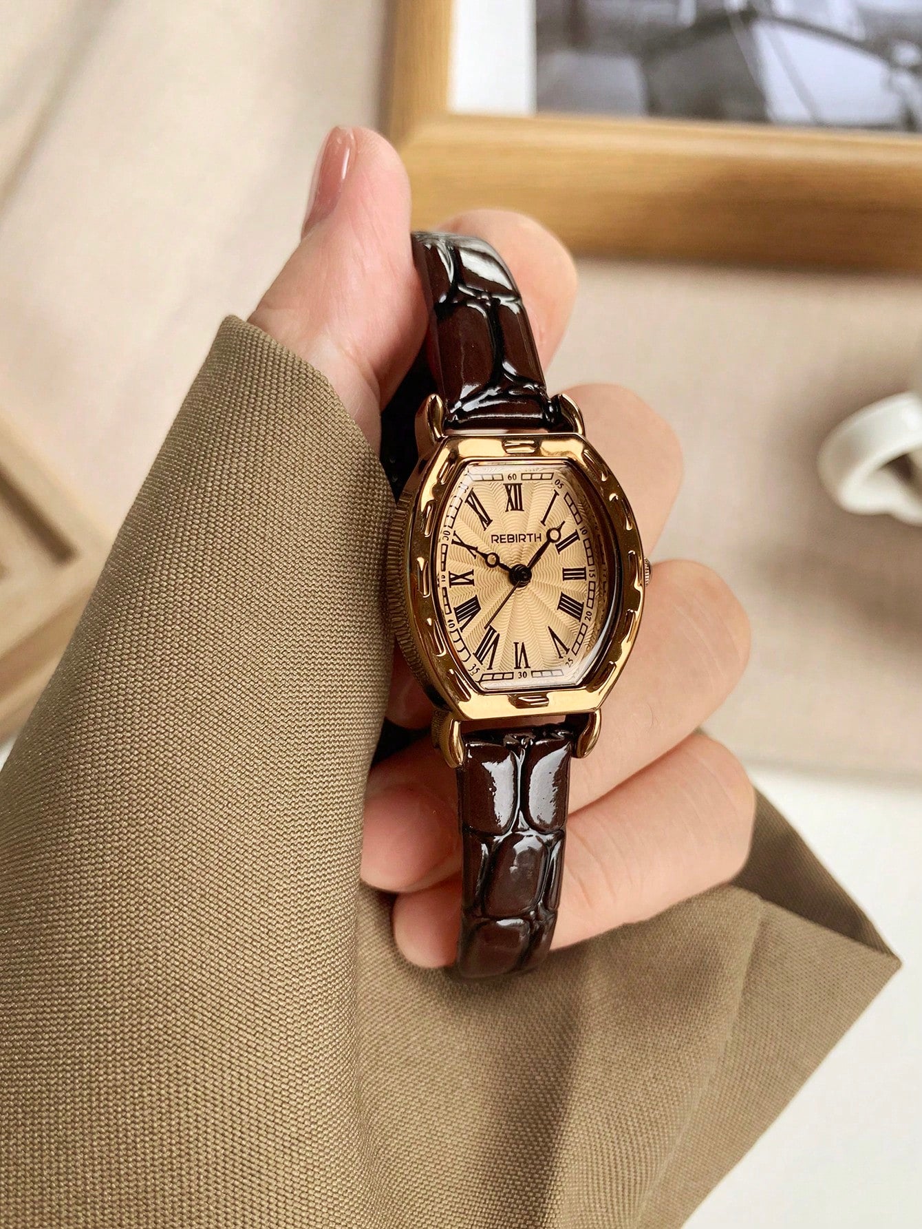 Minimalist Vintage Roman Numeral Leather Strap Watch