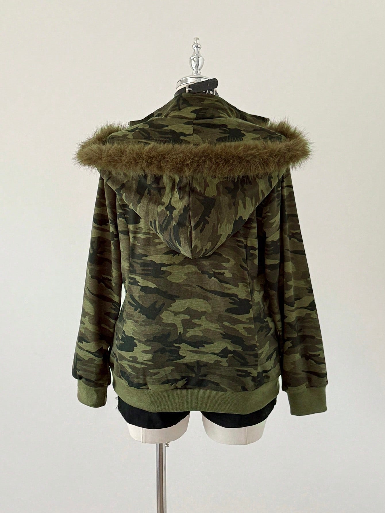 Plus Size Dark Camouflage Long Sleeve Hoodie