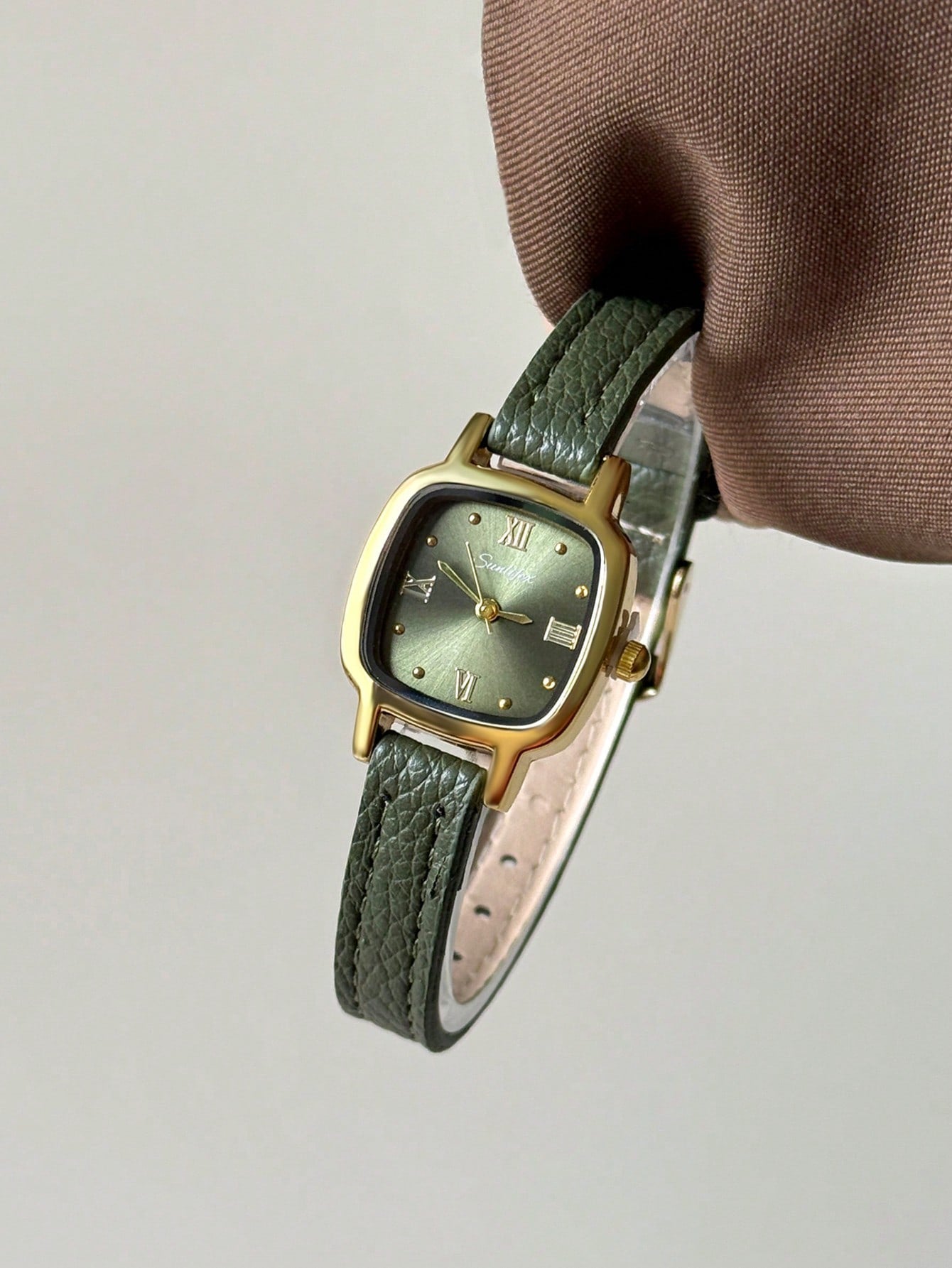 Vintage Oval Minimalist Rhinestone Small Dial Watch