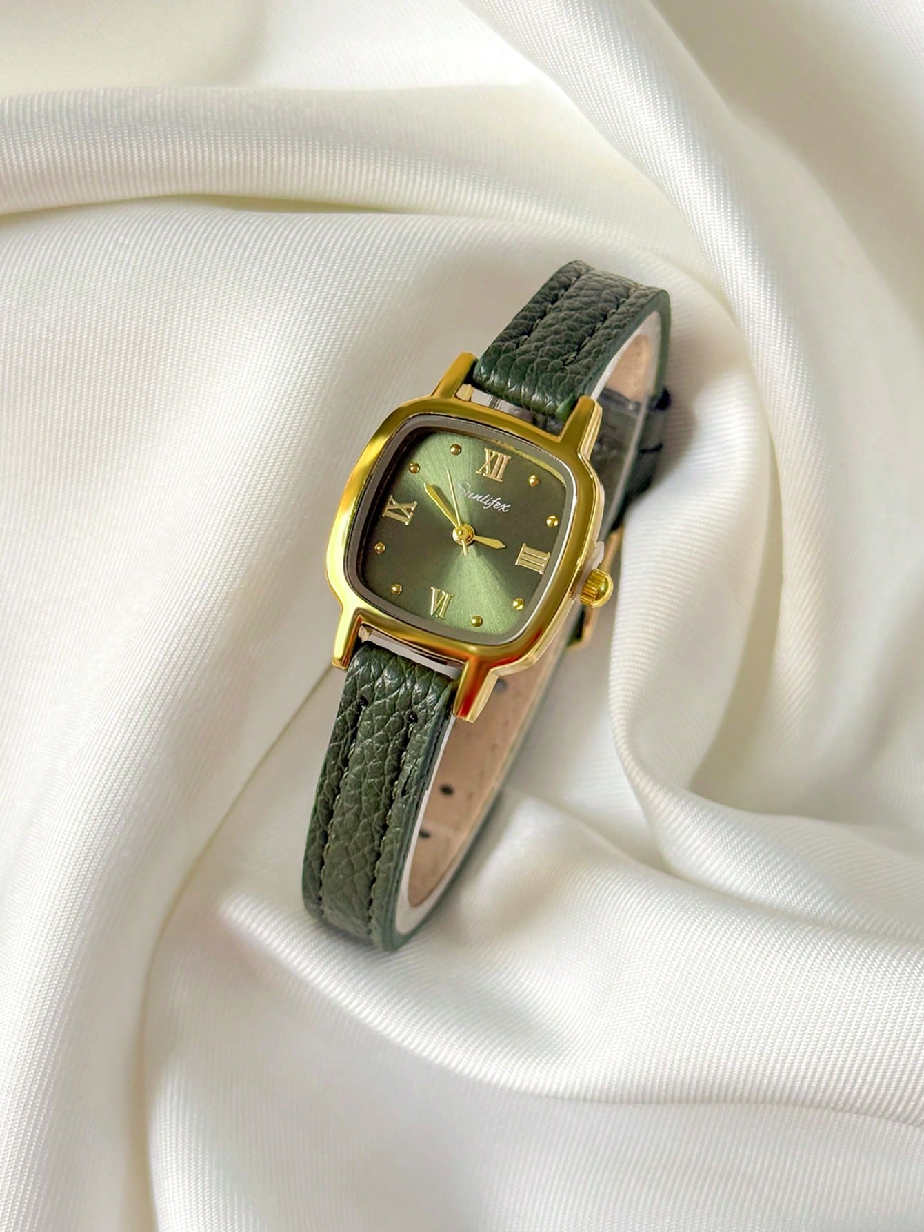 Vintage Oval Minimalist Rhinestone Small Dial Watch