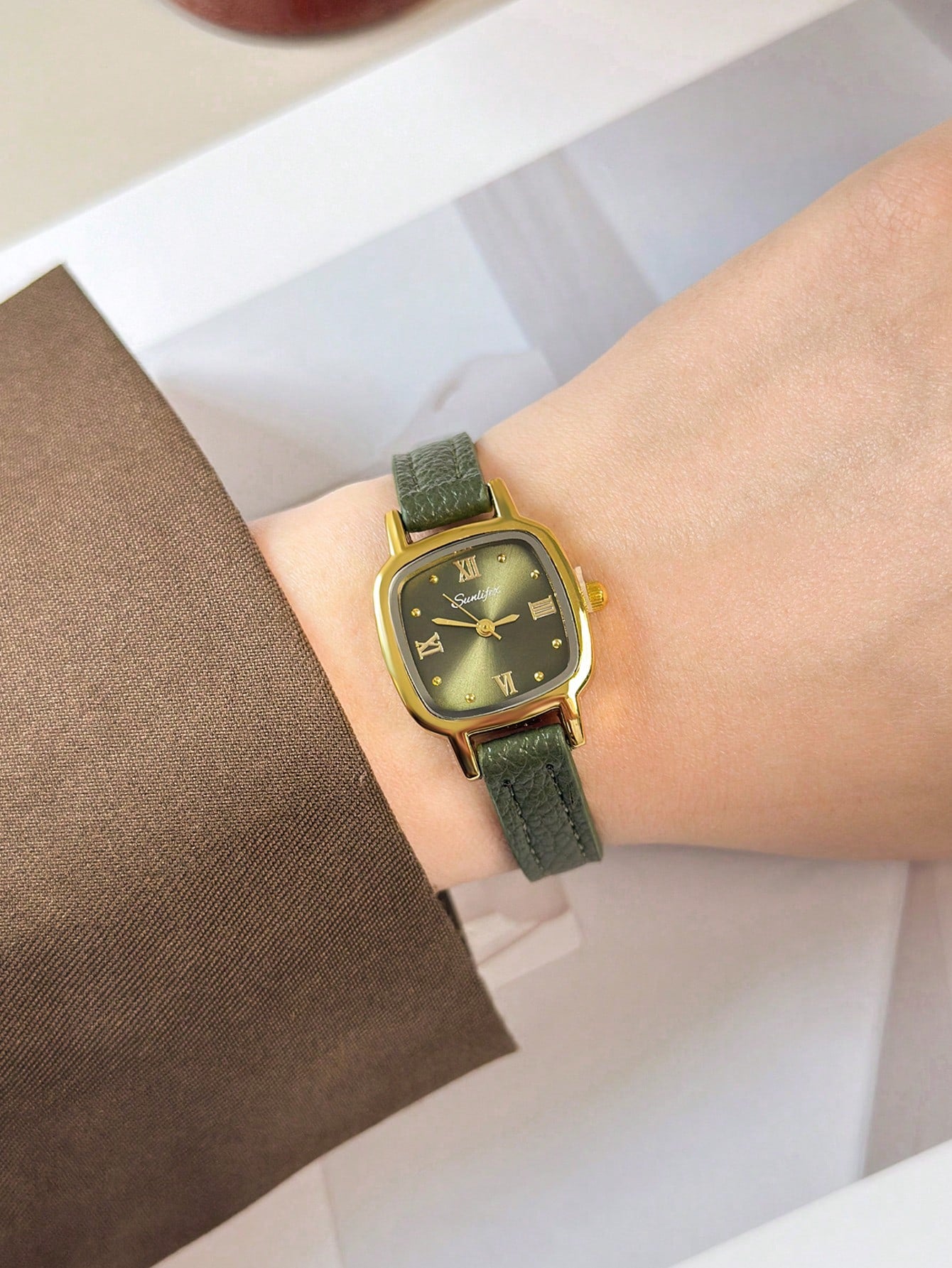 Vintage Oval Minimalist Rhinestone Small Dial Watch