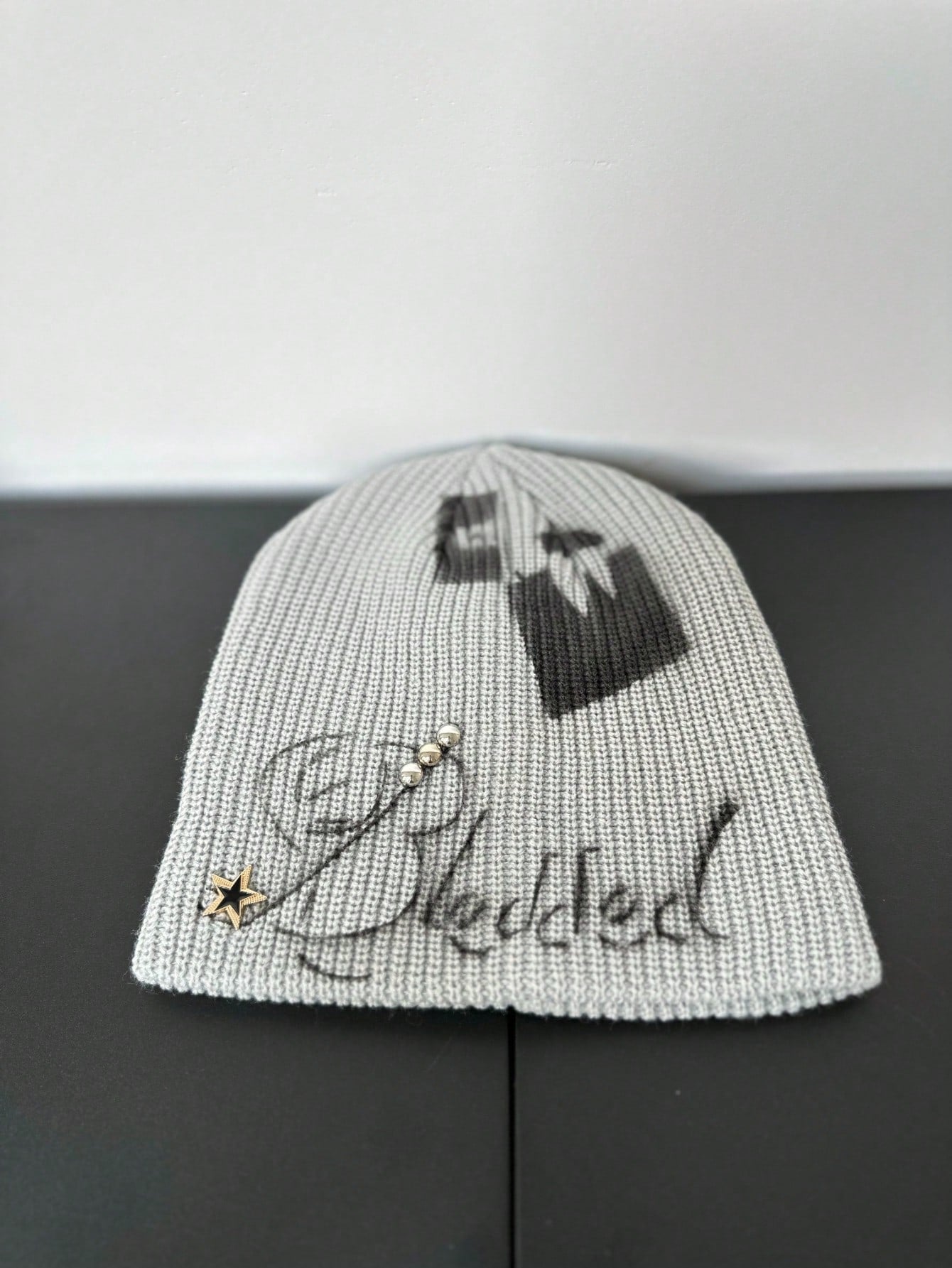 Street Graffiti Metal Star Warm Knit Unisex Beanie