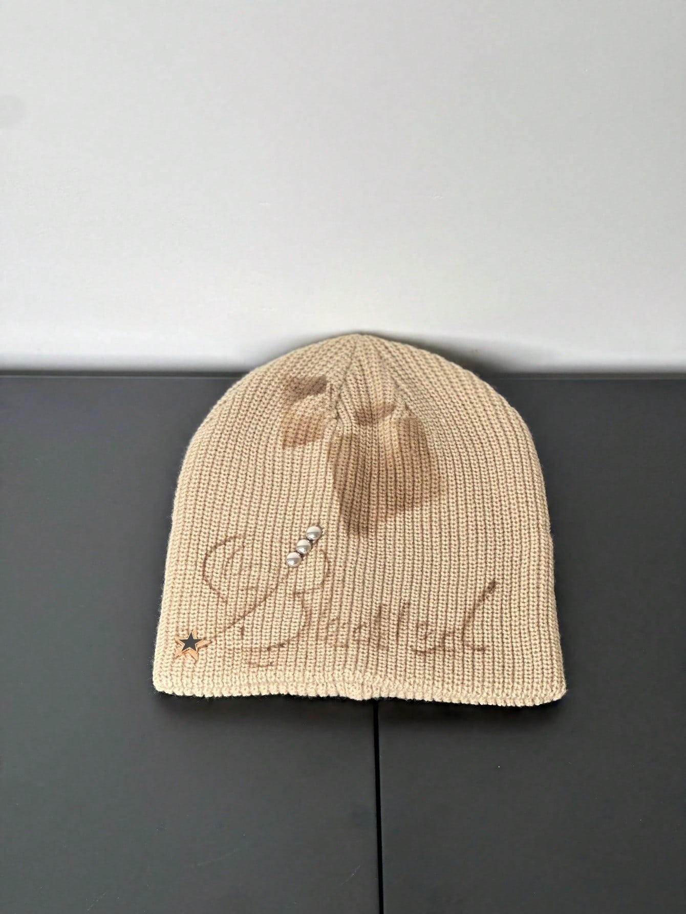Street Graffiti Metal Star Warm Knit Unisex Beanie