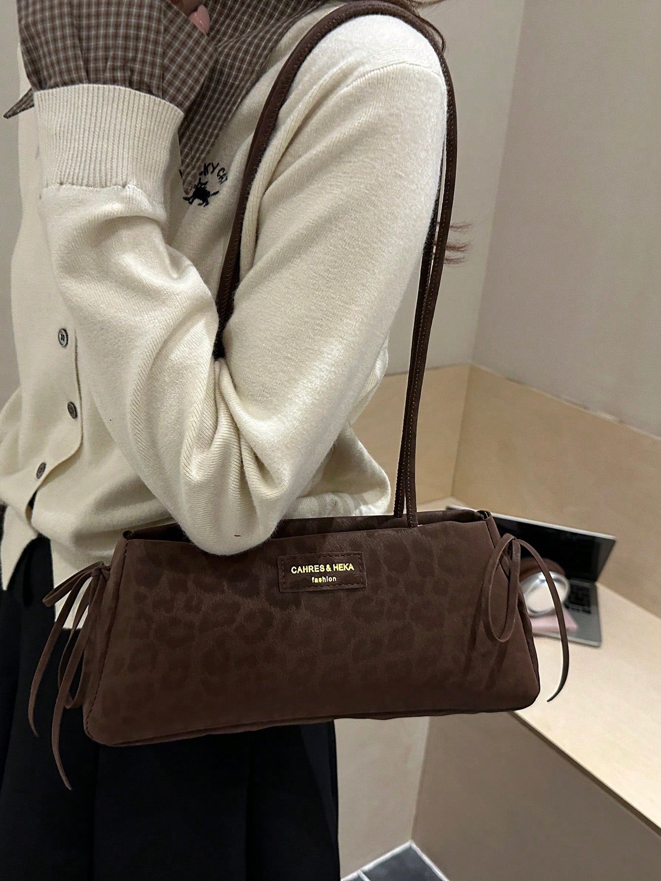 Fashionable Leopard Print Handbag for Office & Travel