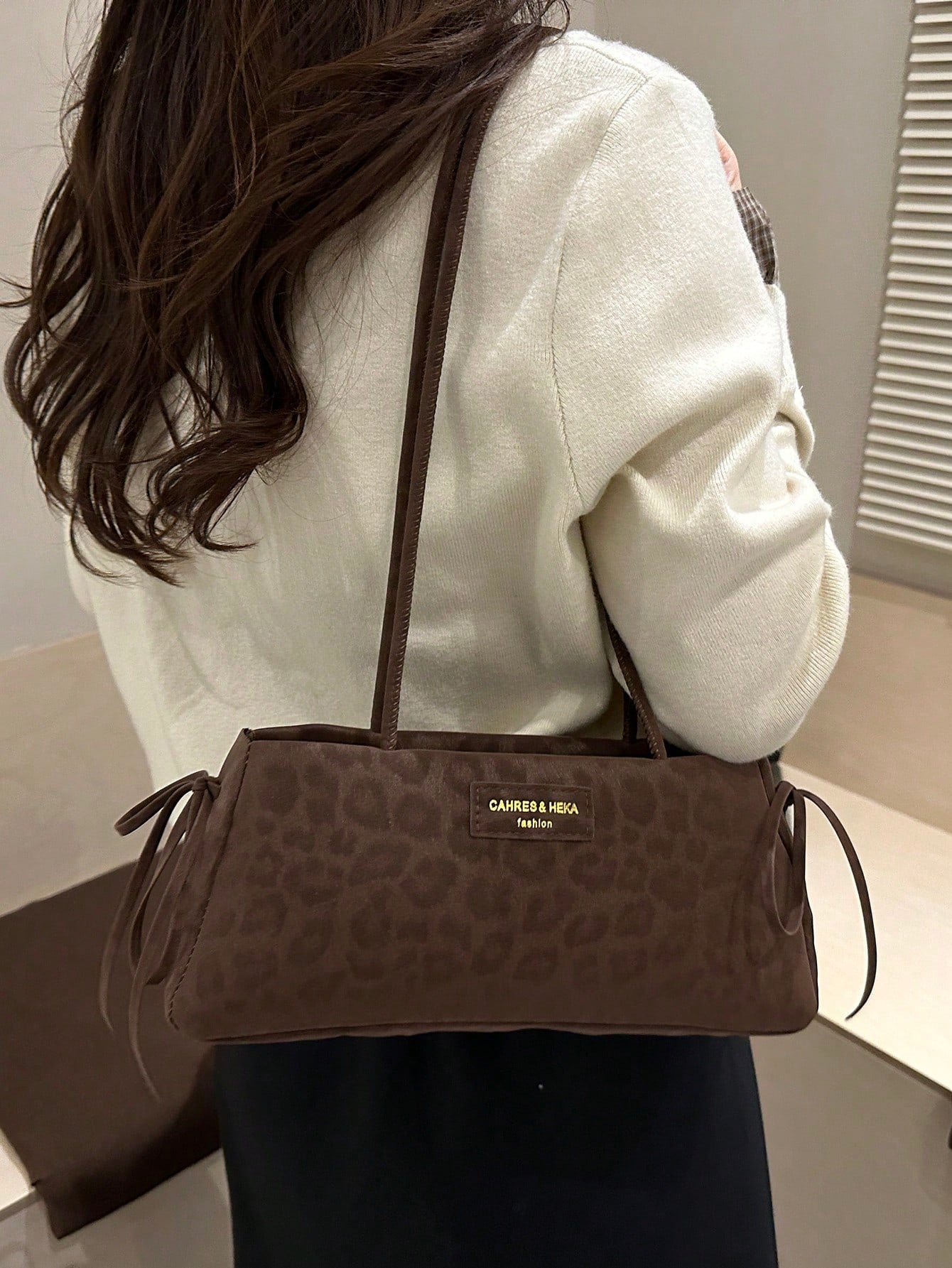 Fashionable Leopard Print Handbag for Office & Travel