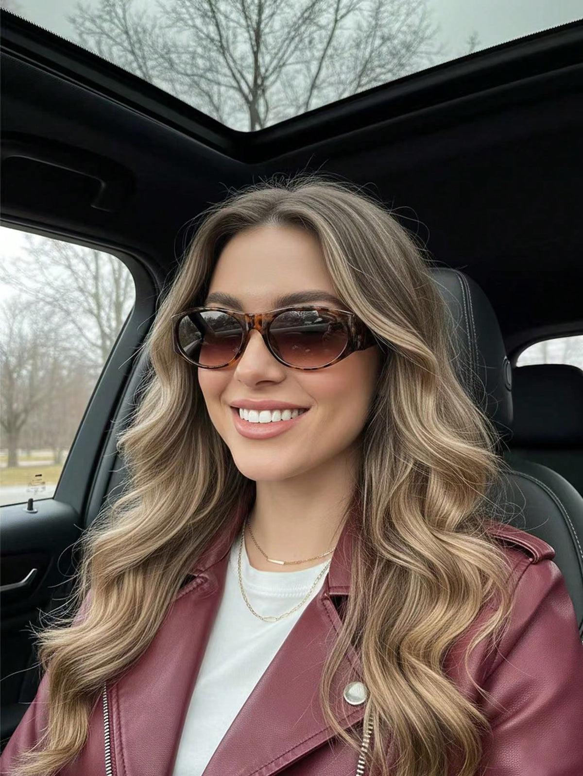 Oval Small Frame Fashion Sunglasses for Women