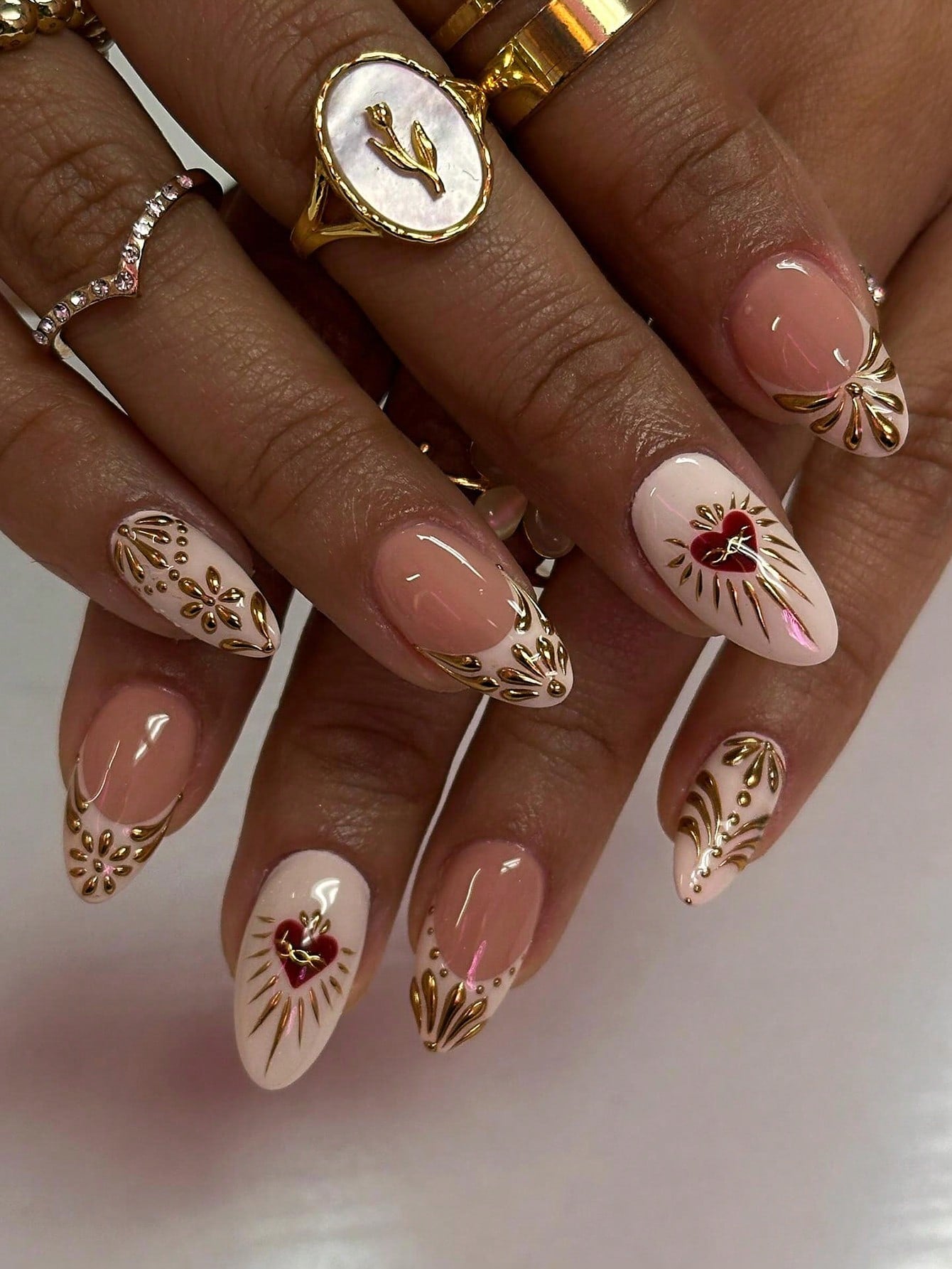 Queen Heart Aurora Pink Almond Press-On Nails (10pcs)