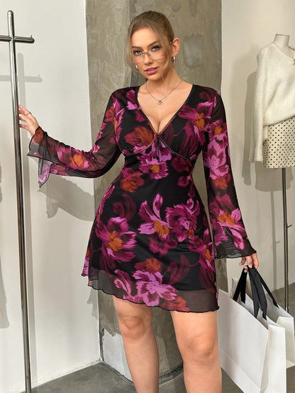 Plus Size Sexy Floral Deep V-Neck Flare Sleeve Dress