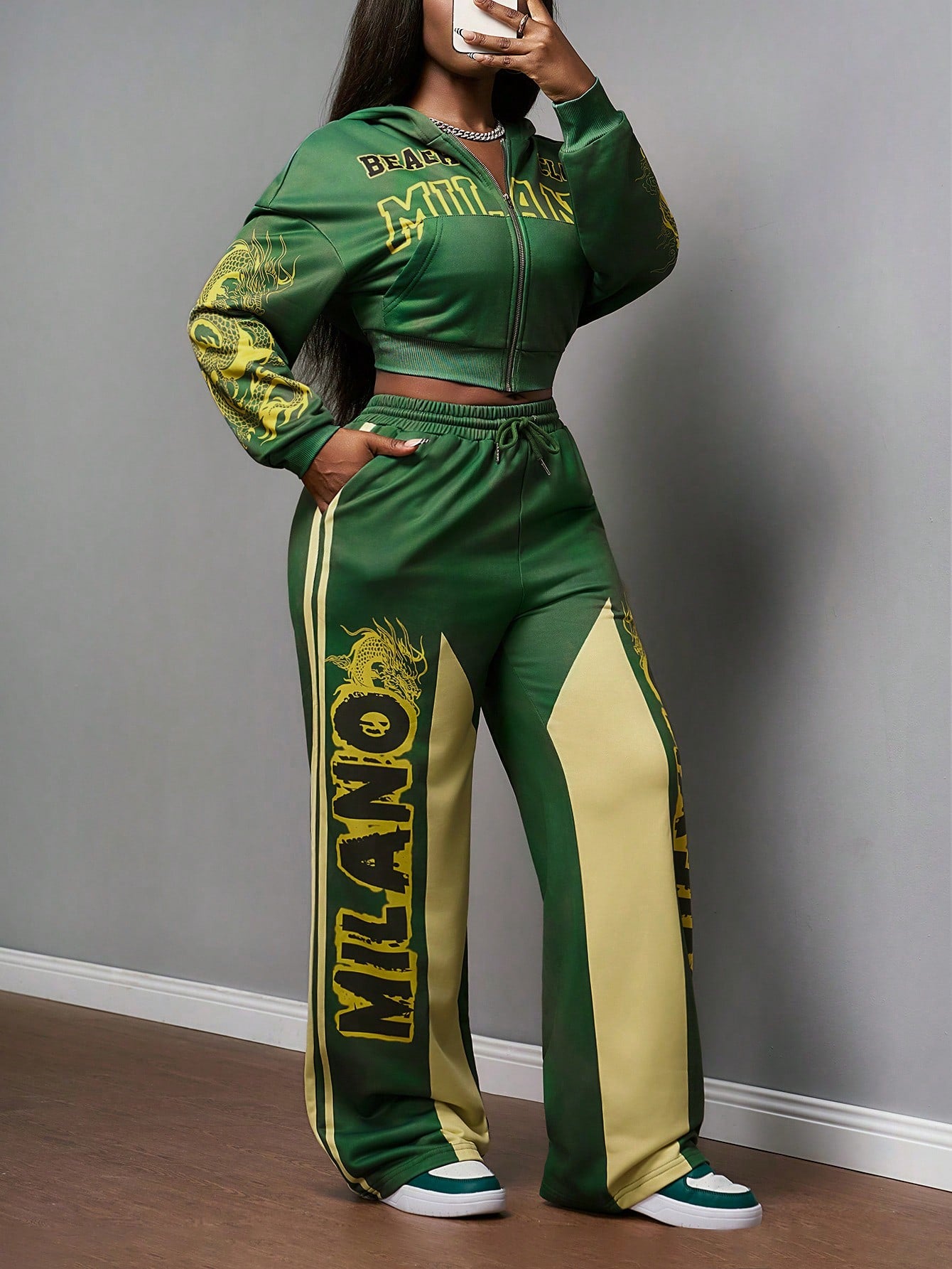 Women's Green Print Cropped Sweatshirt & Wide Leg Set