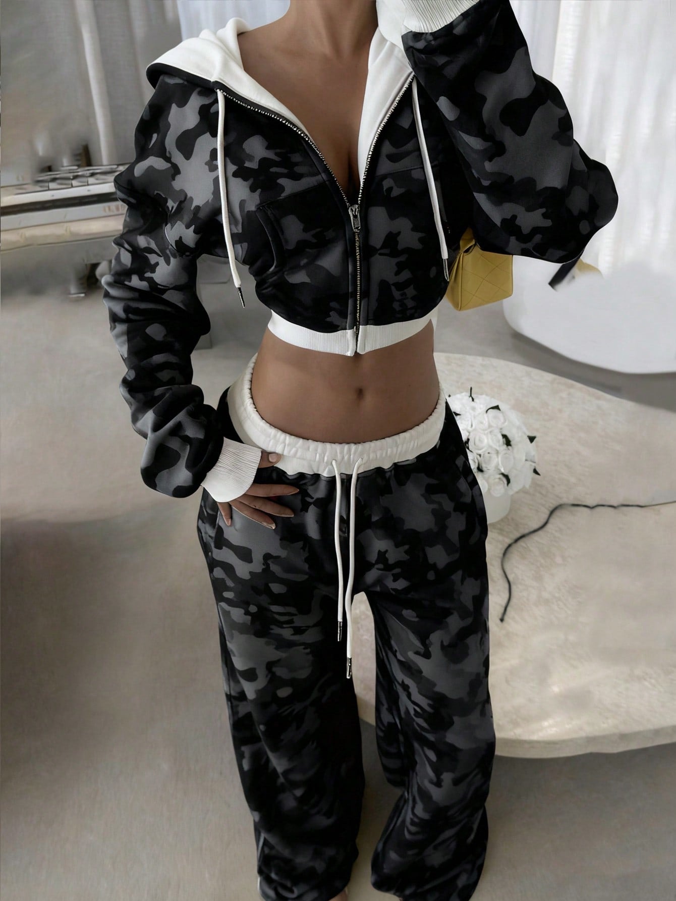 Women's Camouflage Zip Front Hoodie and Pants 2-Piece Set