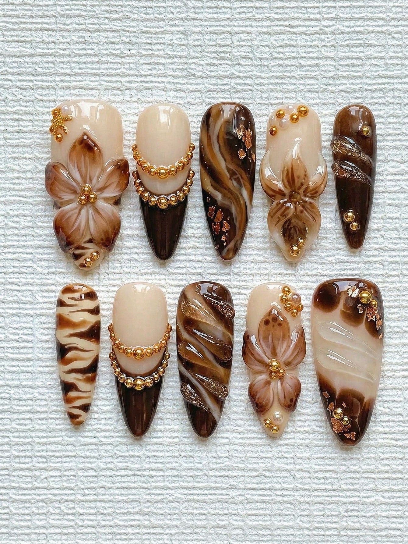 10pcs Mermaid 3D Starfish & Brown Gradient Almond Nails