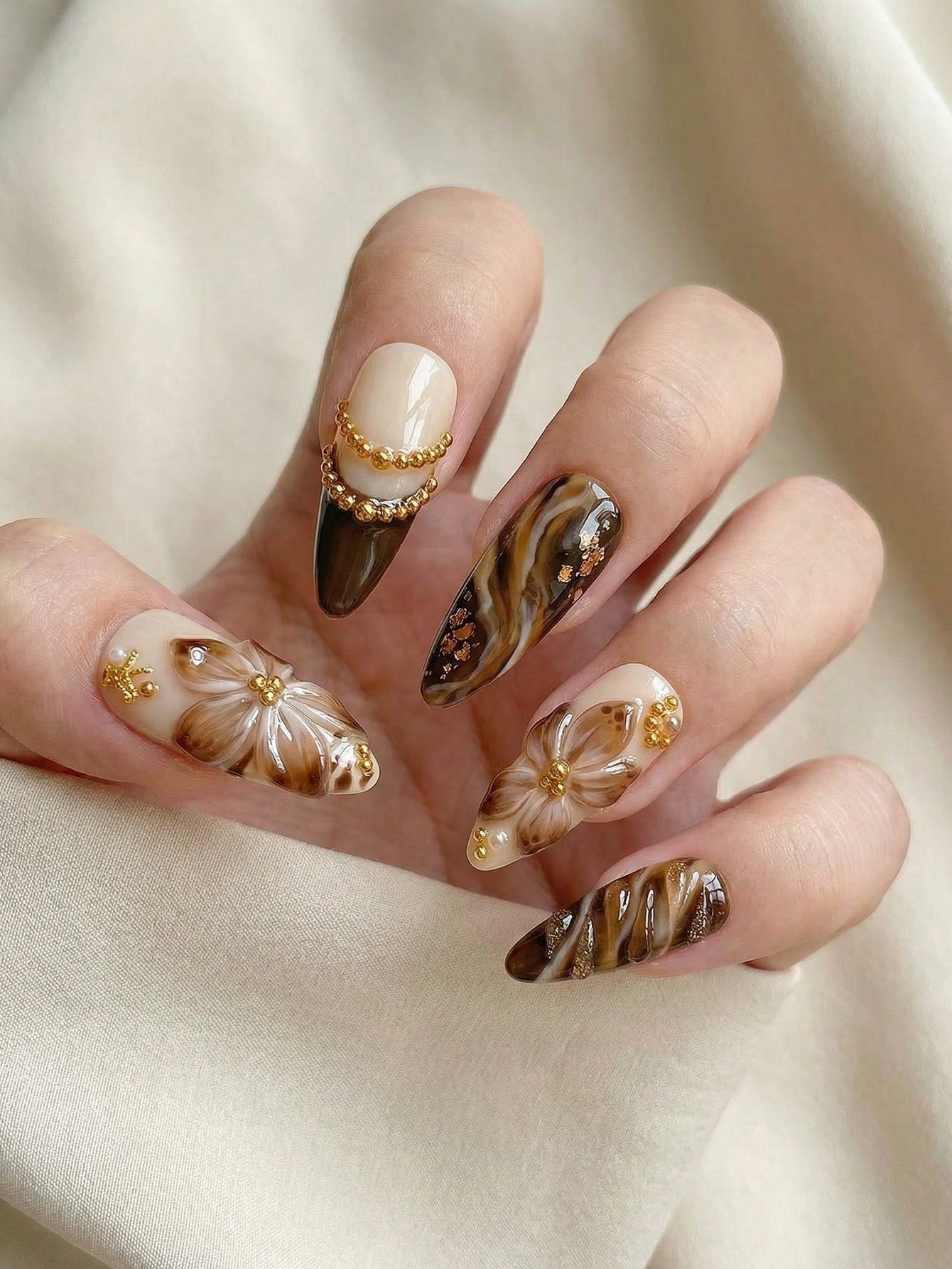 10pcs Mermaid 3D Starfish & Brown Gradient Almond Nails